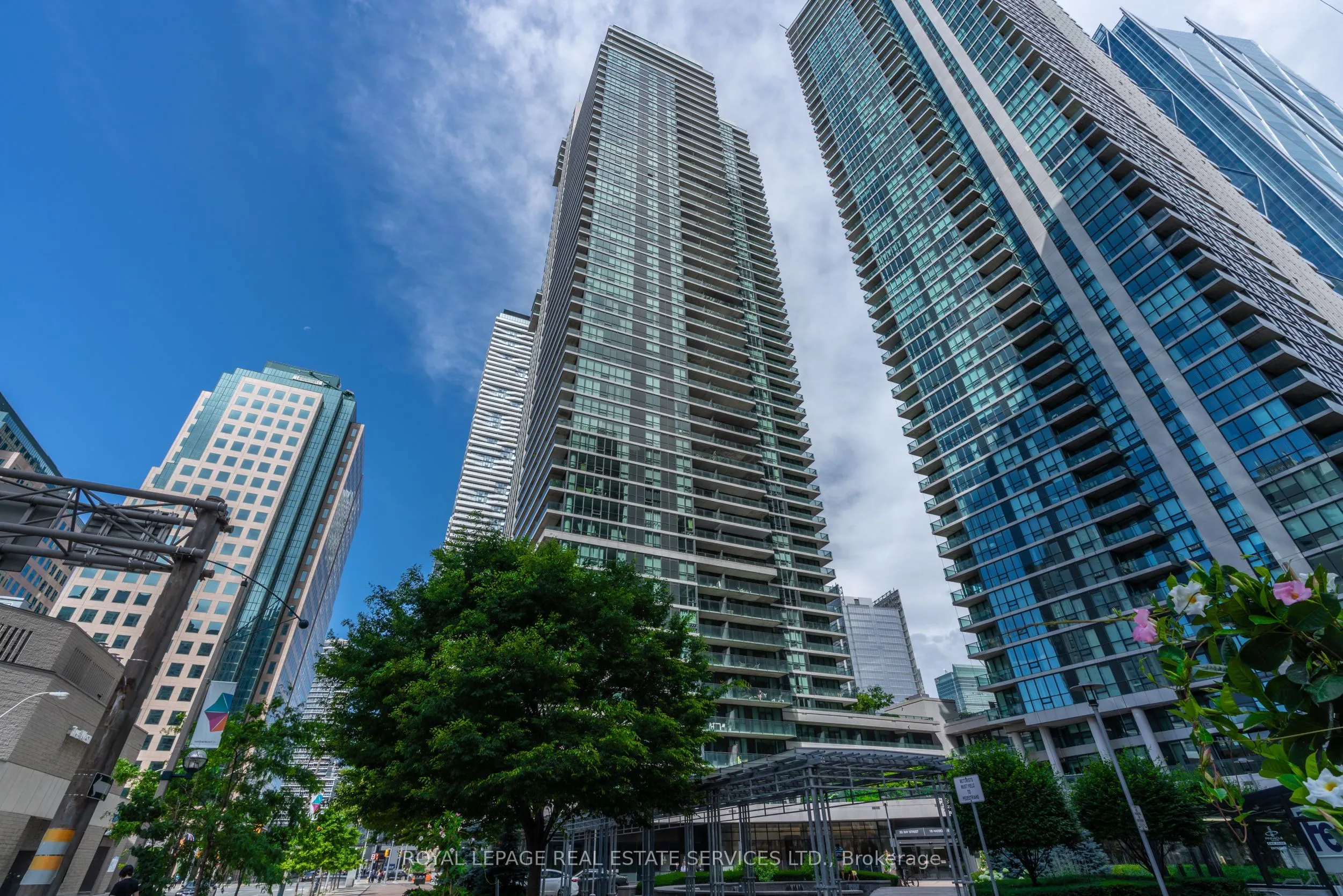 33 Bay Street, #2011