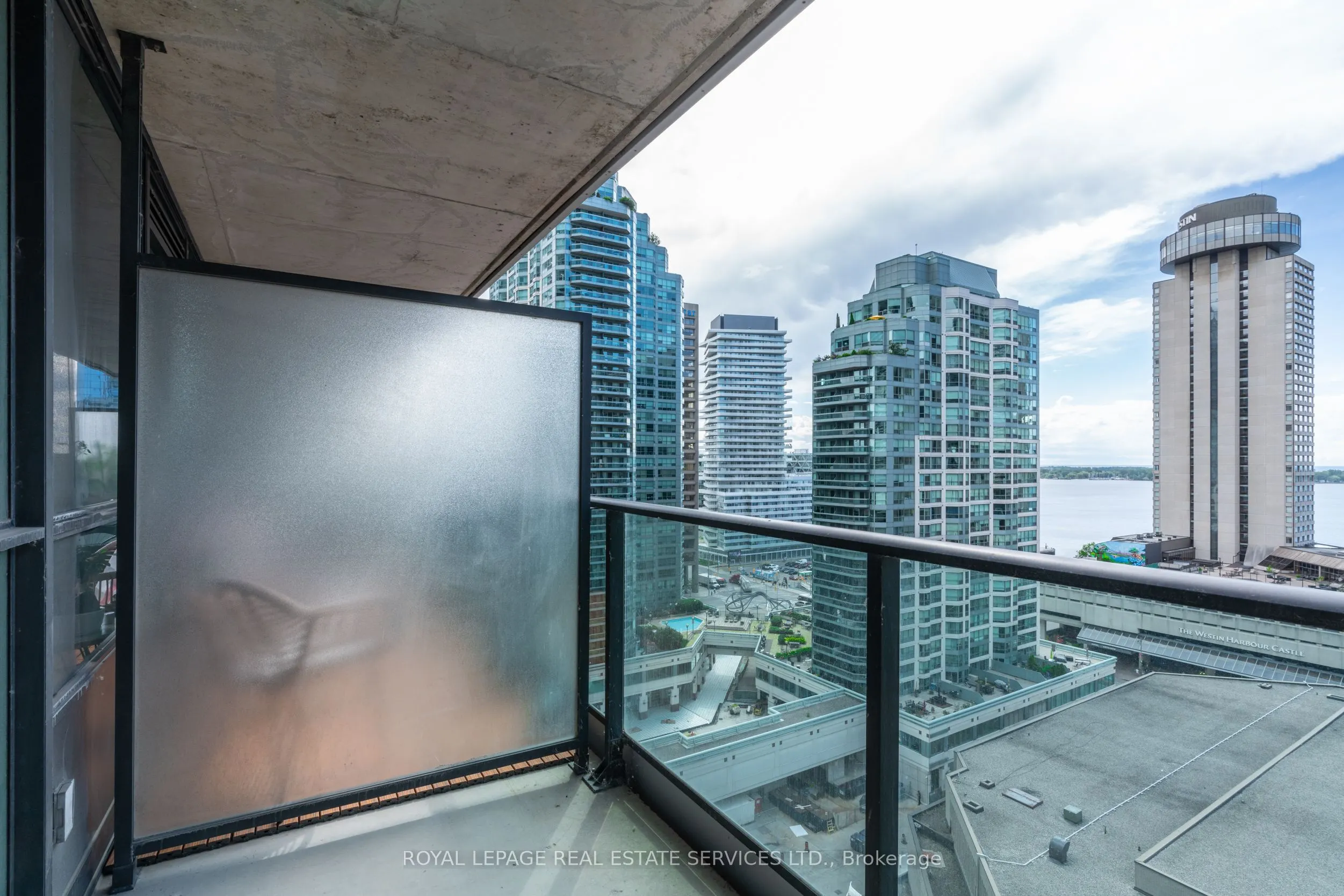 33 Bay Street, #2011