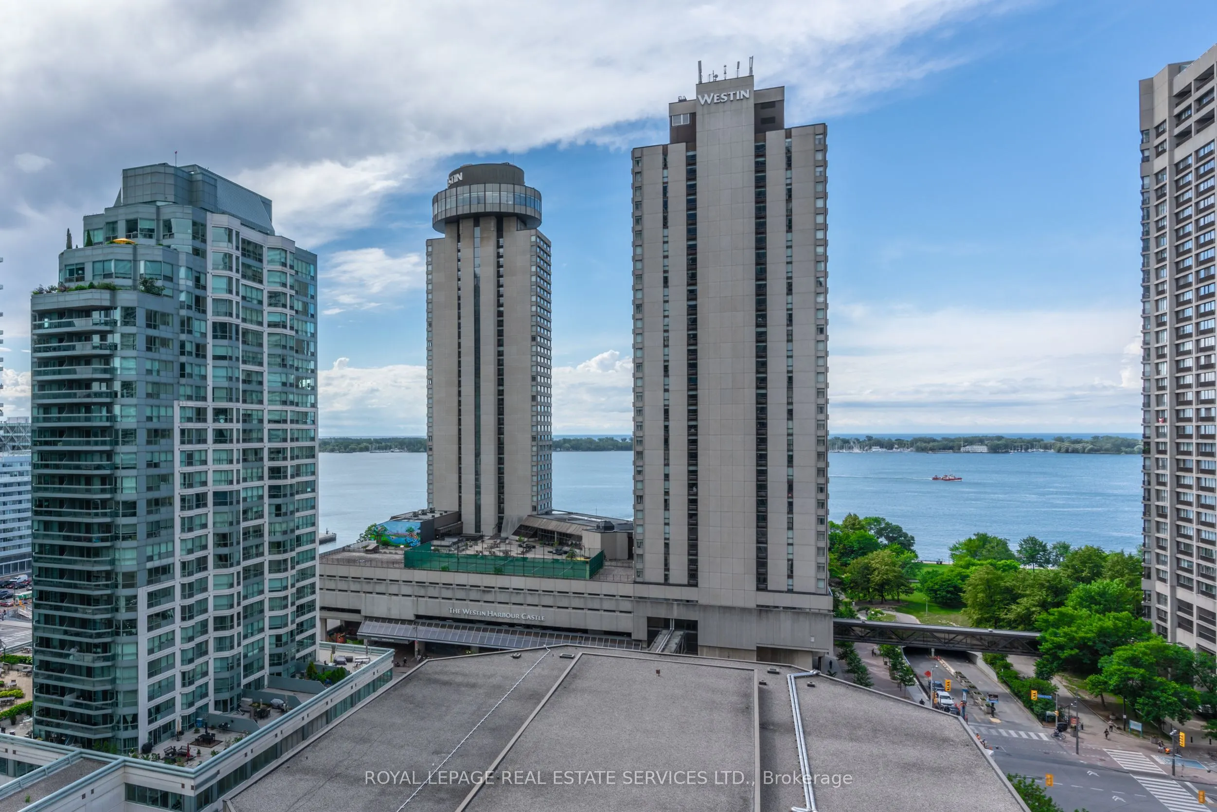 33 Bay Street, #2011
