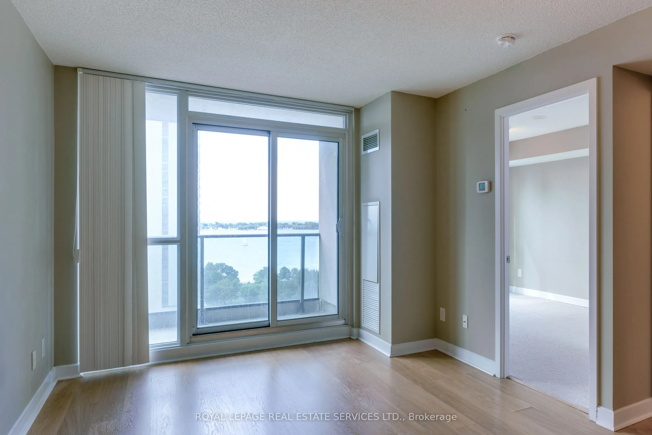 33 Bay Street, #2011