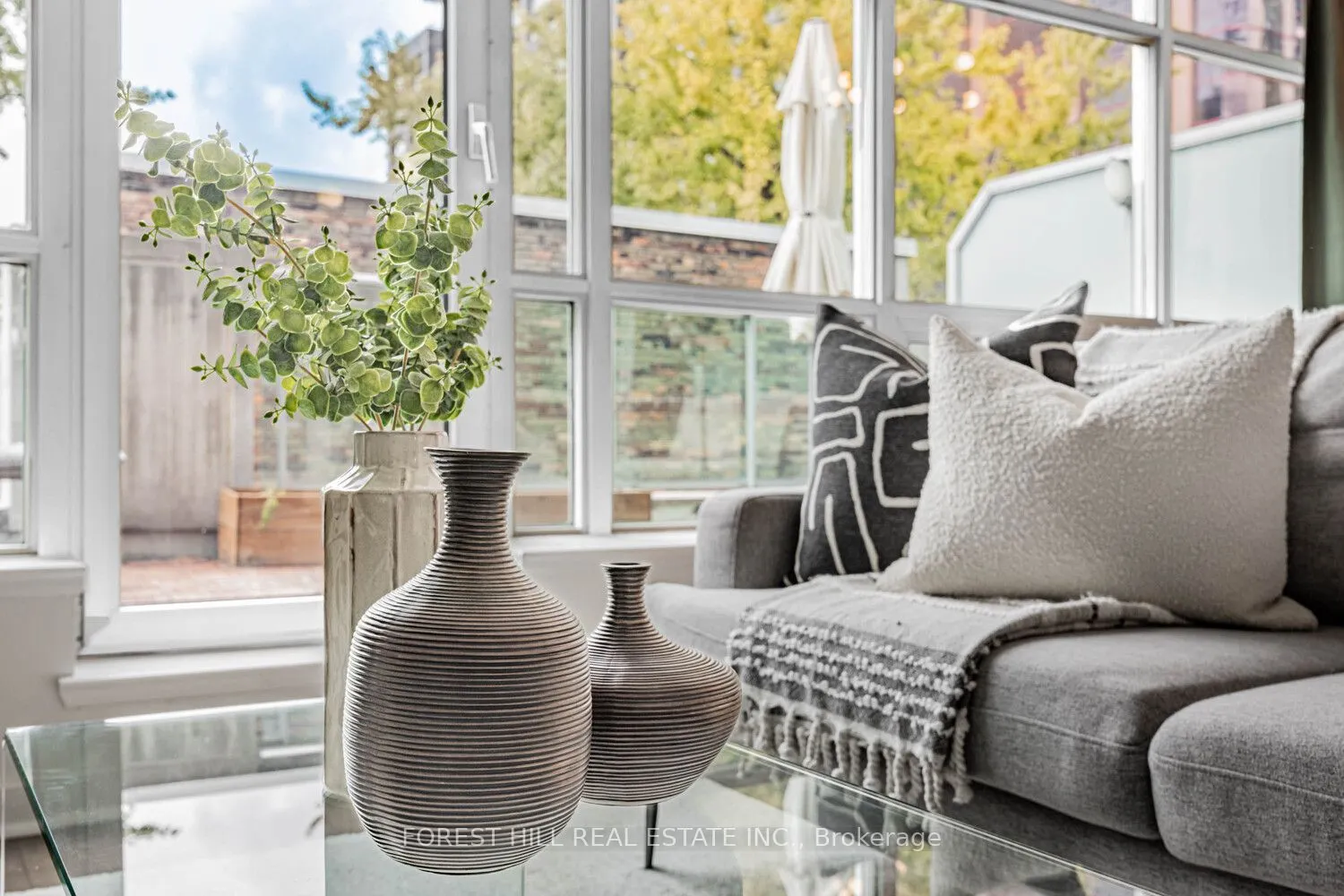 350 Wellington Street W, #306