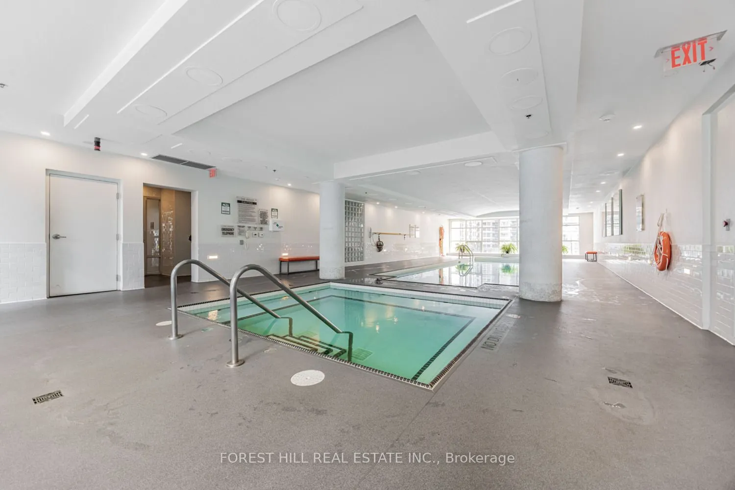 350 Wellington Street W, #306