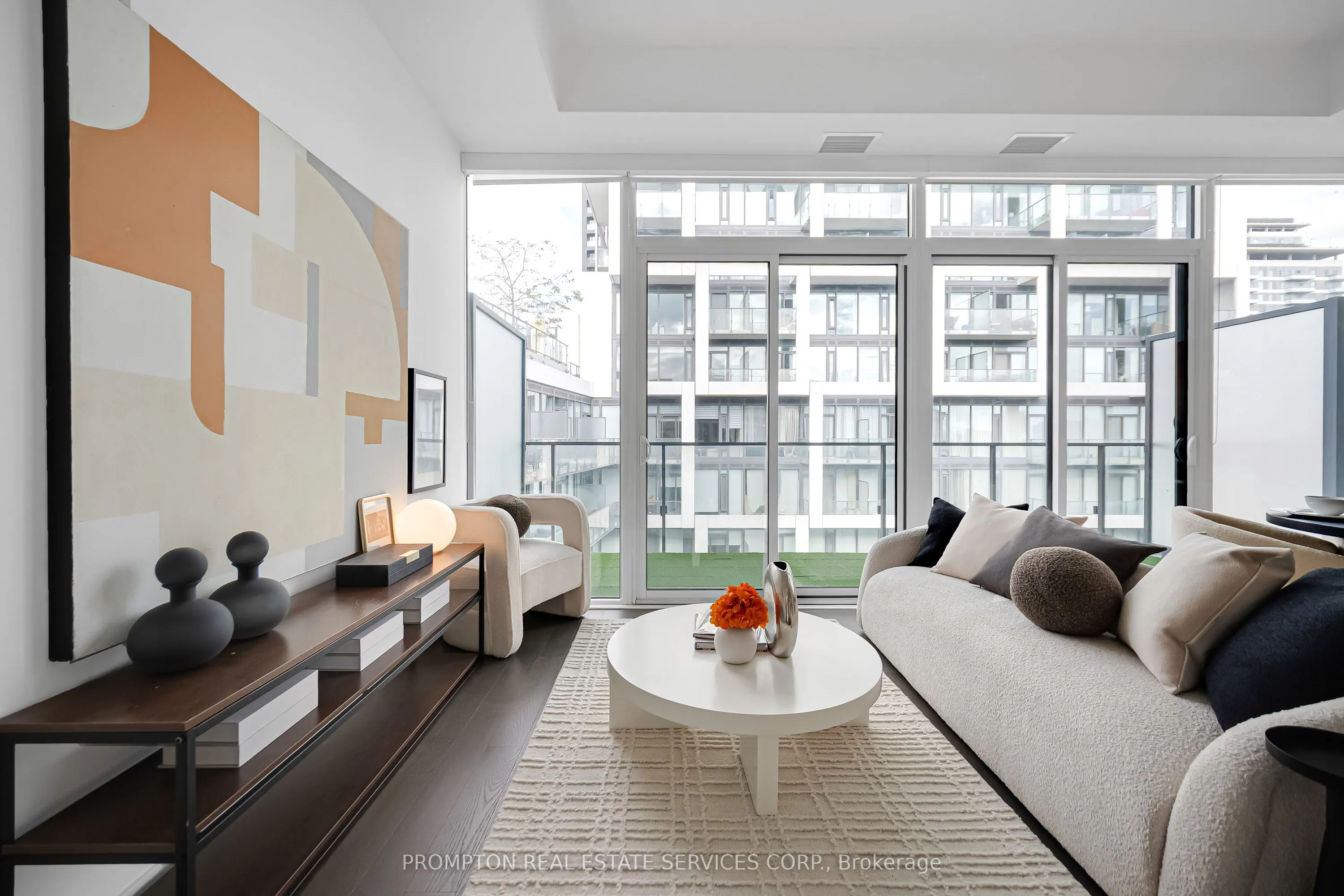 8 Hillsdale Avenue E, #1732