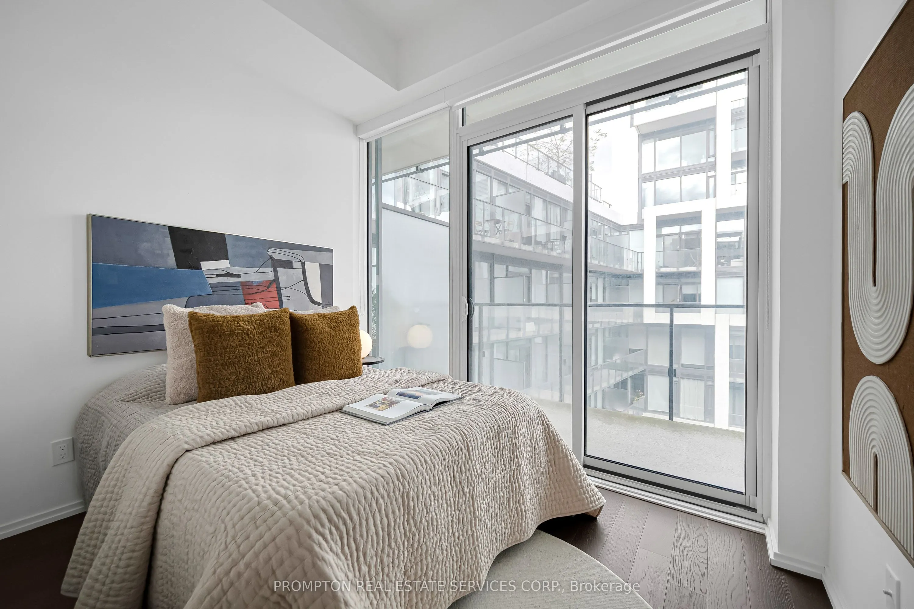 8 Hillsdale Avenue E, #1732