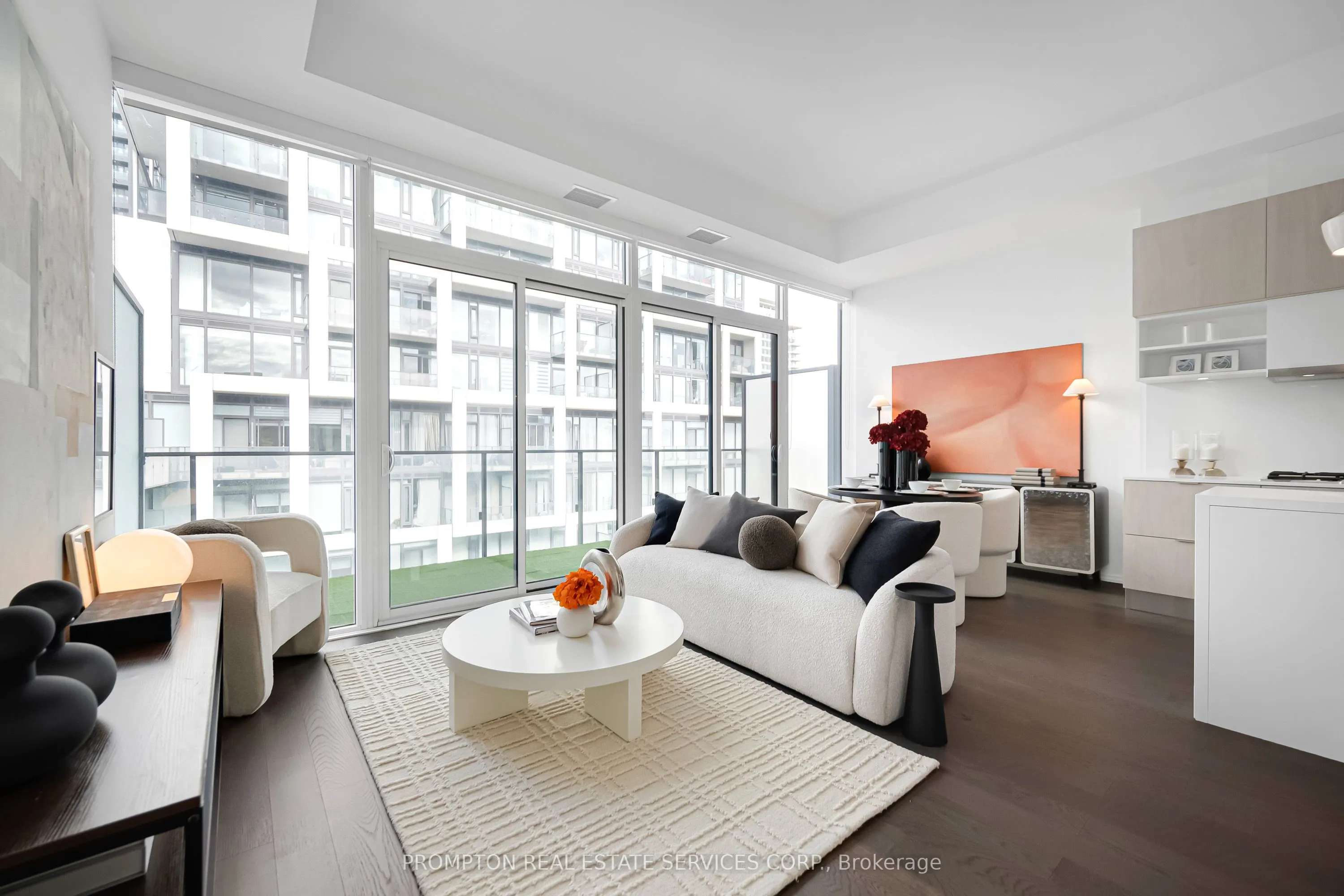 8 Hillsdale Avenue E, #1732