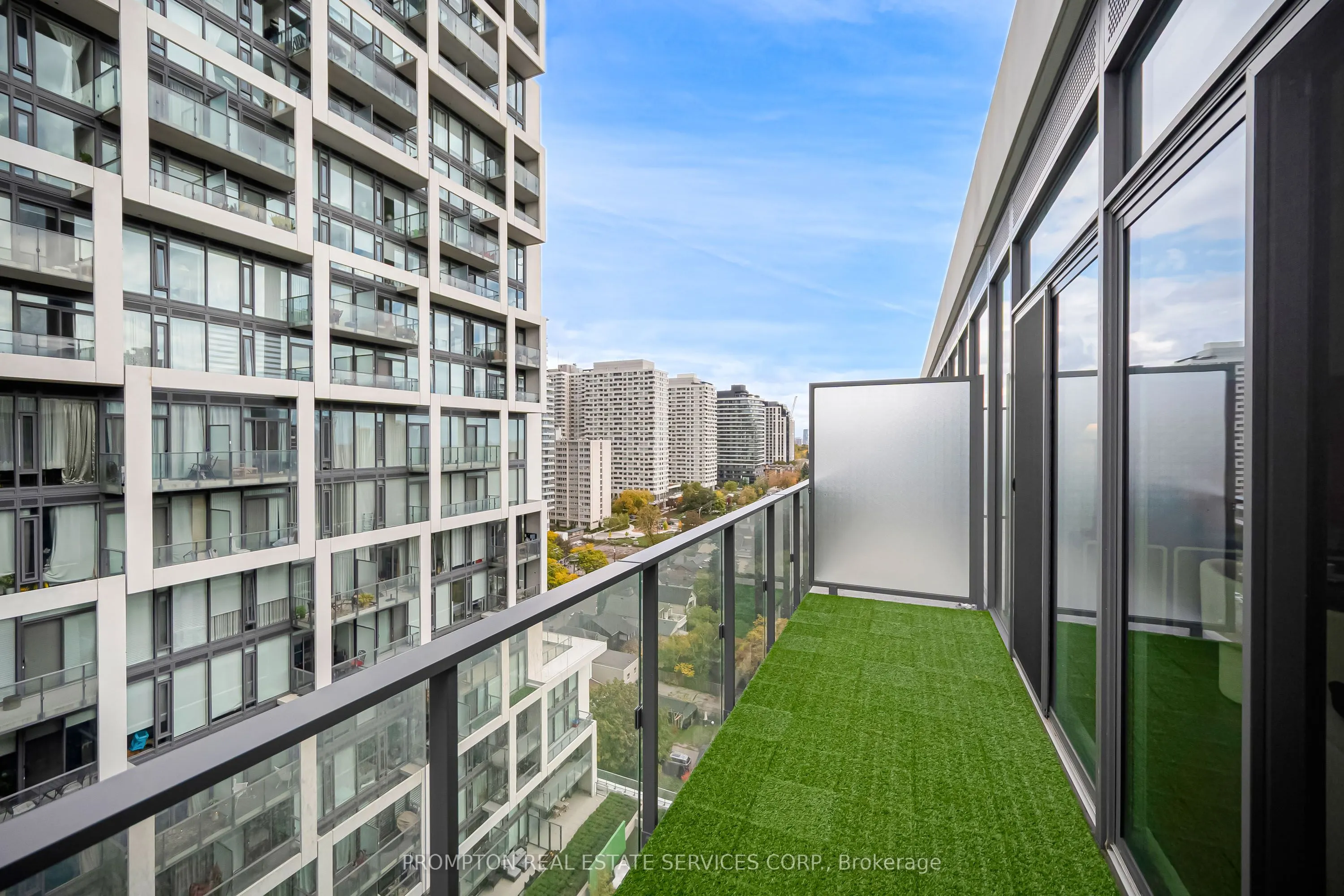 8 Hillsdale Avenue E, #1732