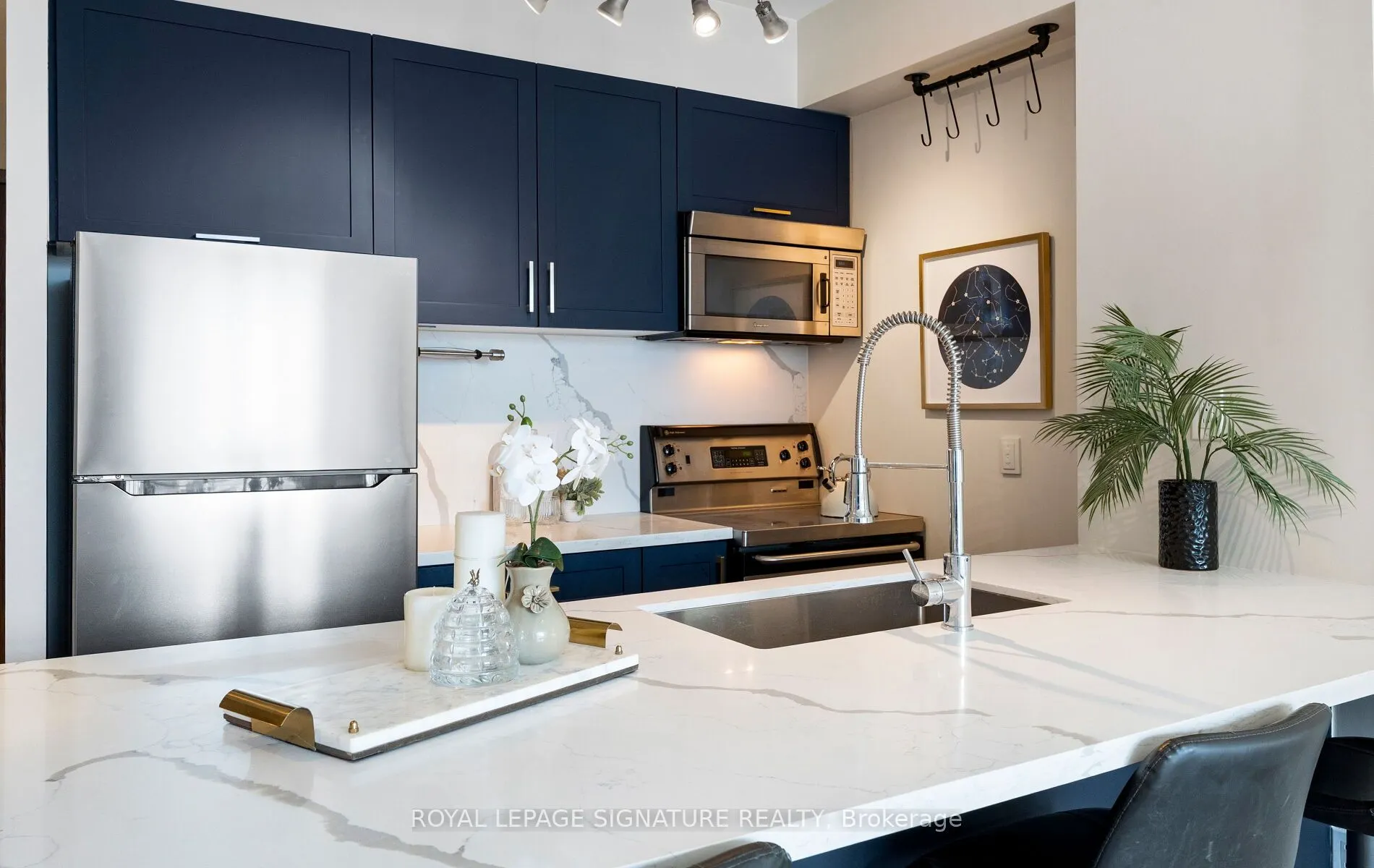 438 Richmond Street W, #1112