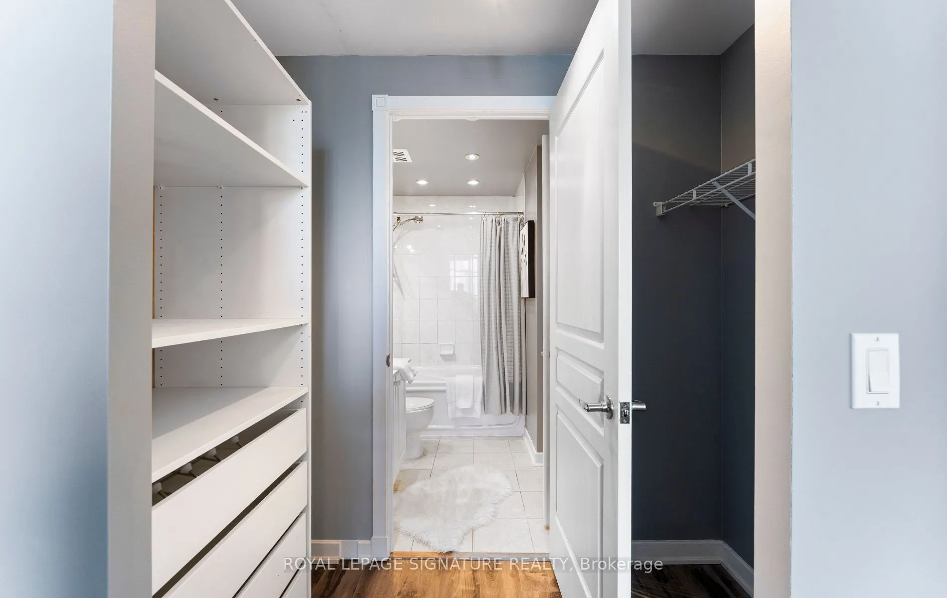 438 Richmond Street W, #1112
