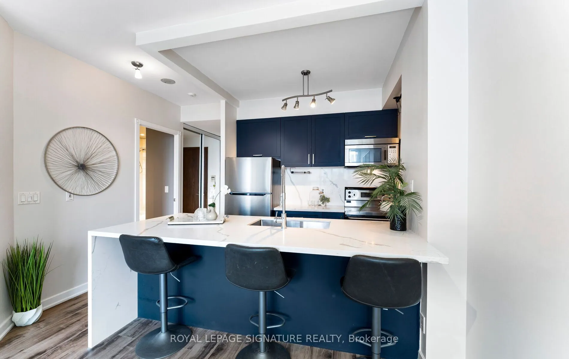 438 Richmond Street W, #1112
