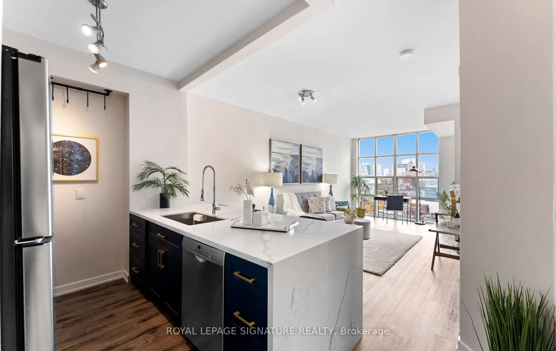 438 Richmond Street W, #1112