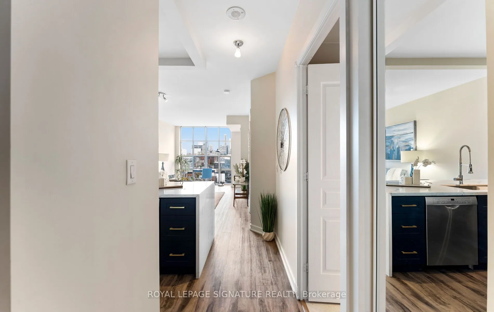 438 Richmond Street W, #1112