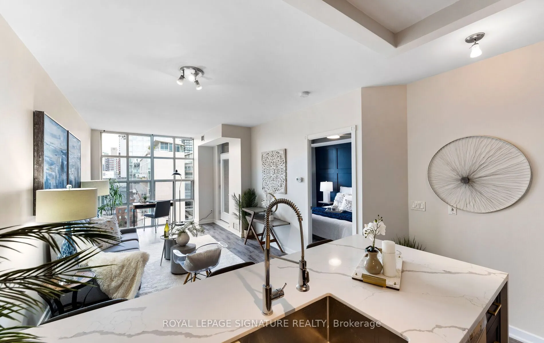438 Richmond Street W, #1112