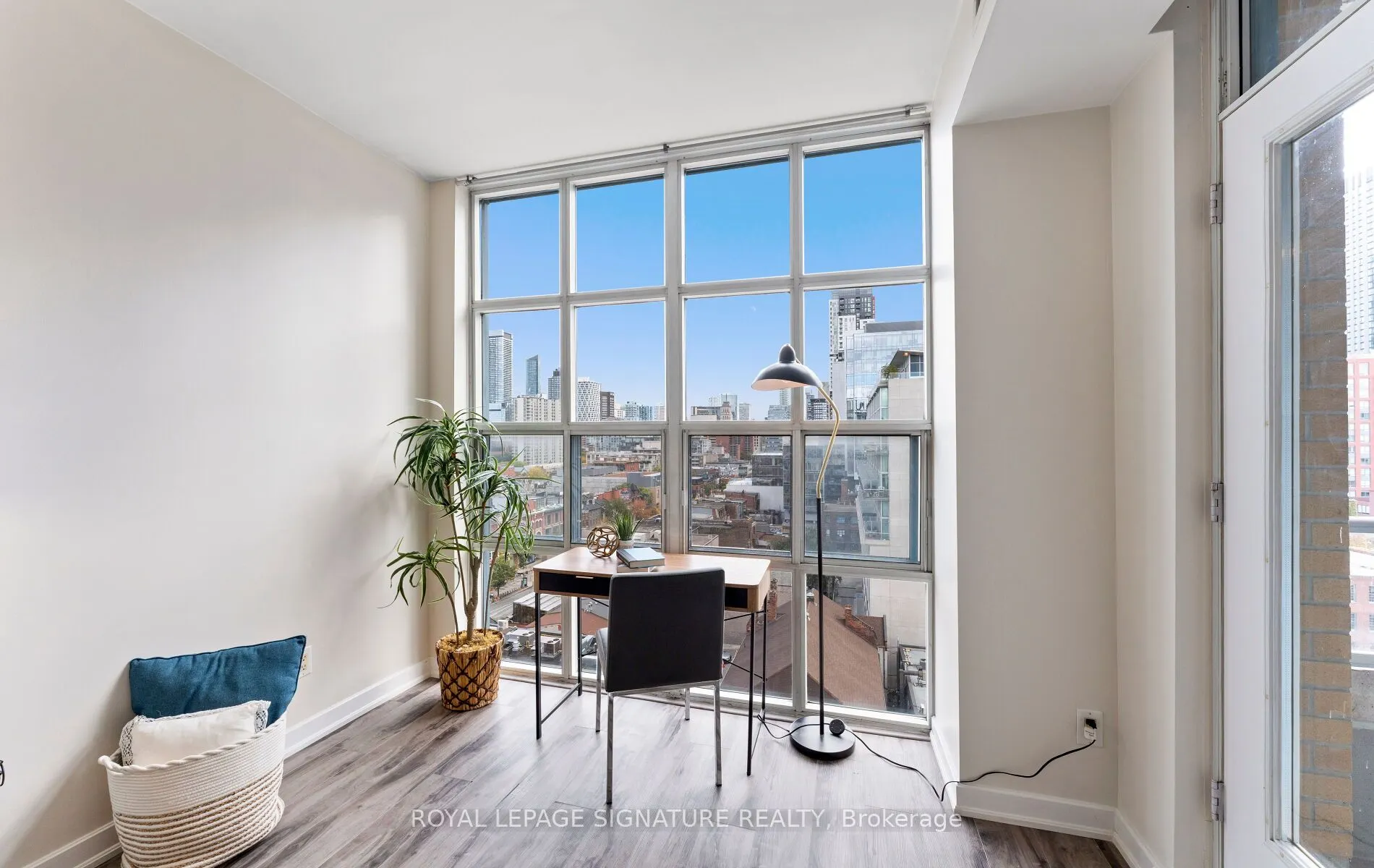 438 Richmond Street W, #1112