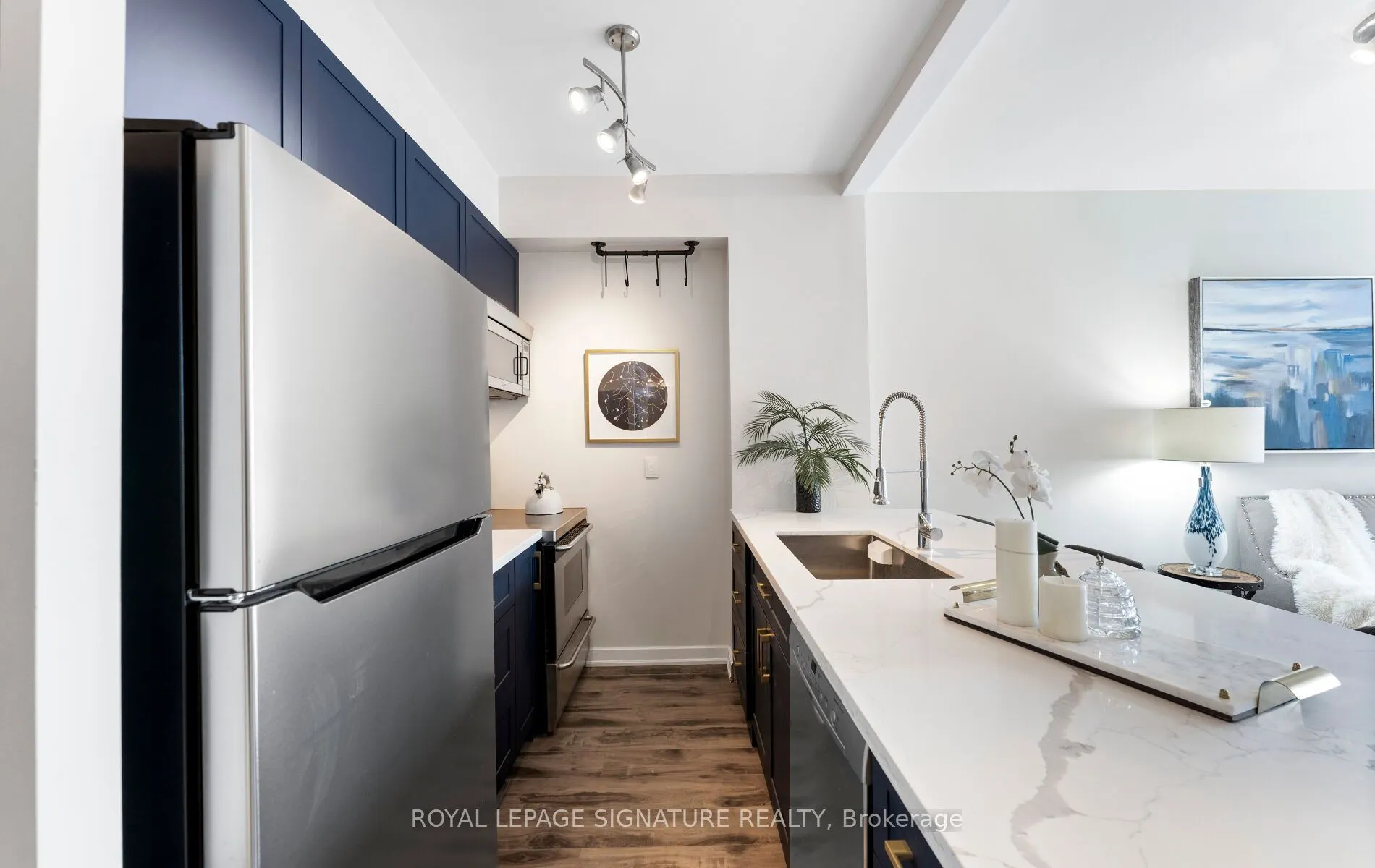 438 Richmond Street W, #1112
