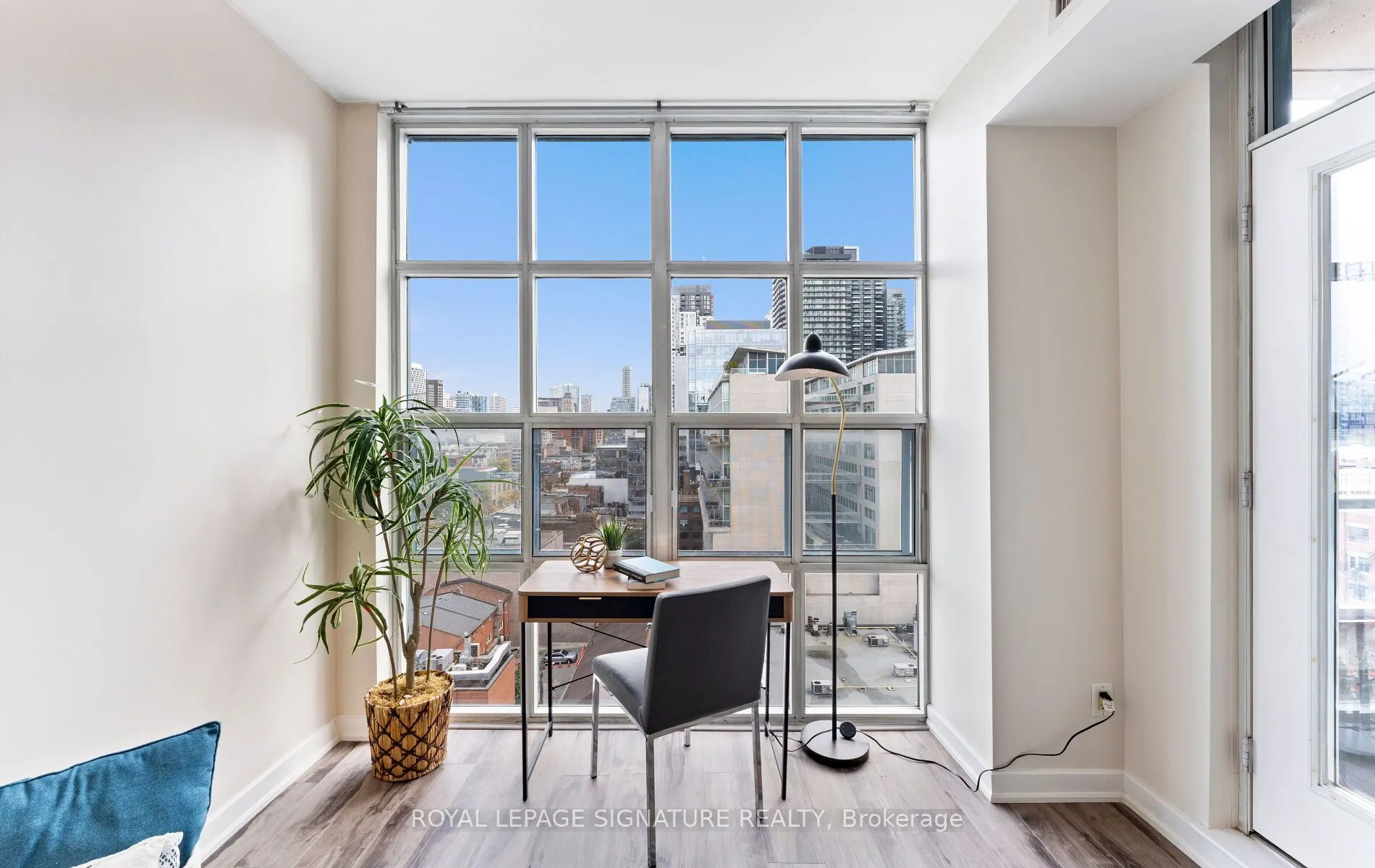 438 Richmond Street W, #1112