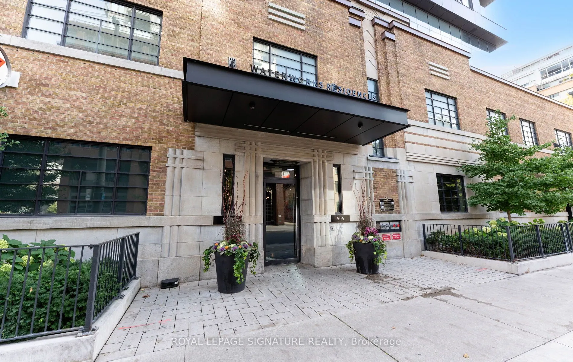505 Richmond Street W, #909