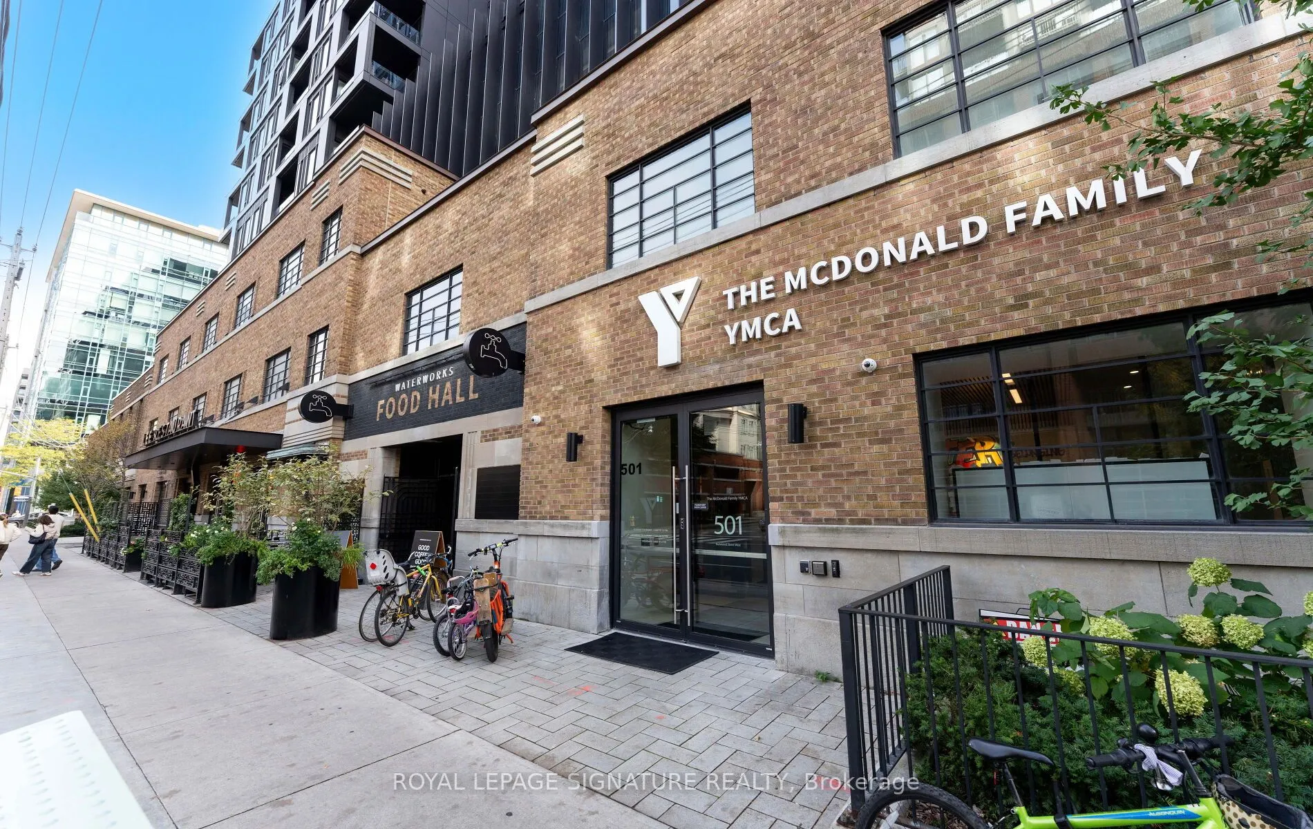 505 Richmond Street W, #909