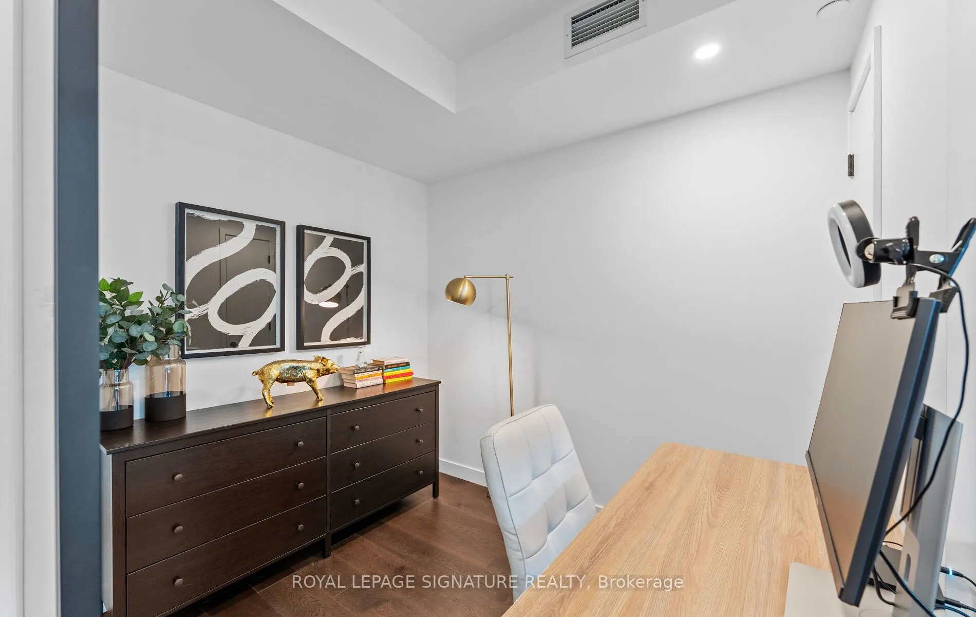 505 Richmond Street W, #909