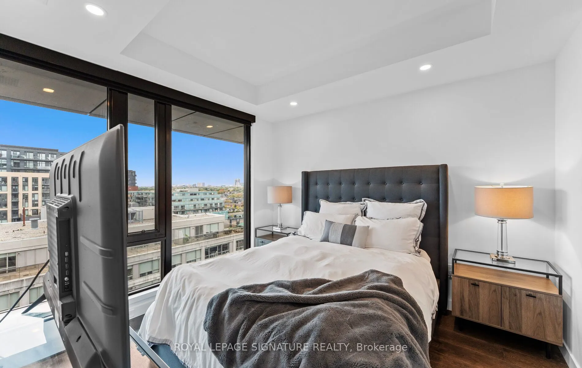 505 Richmond Street W, #909