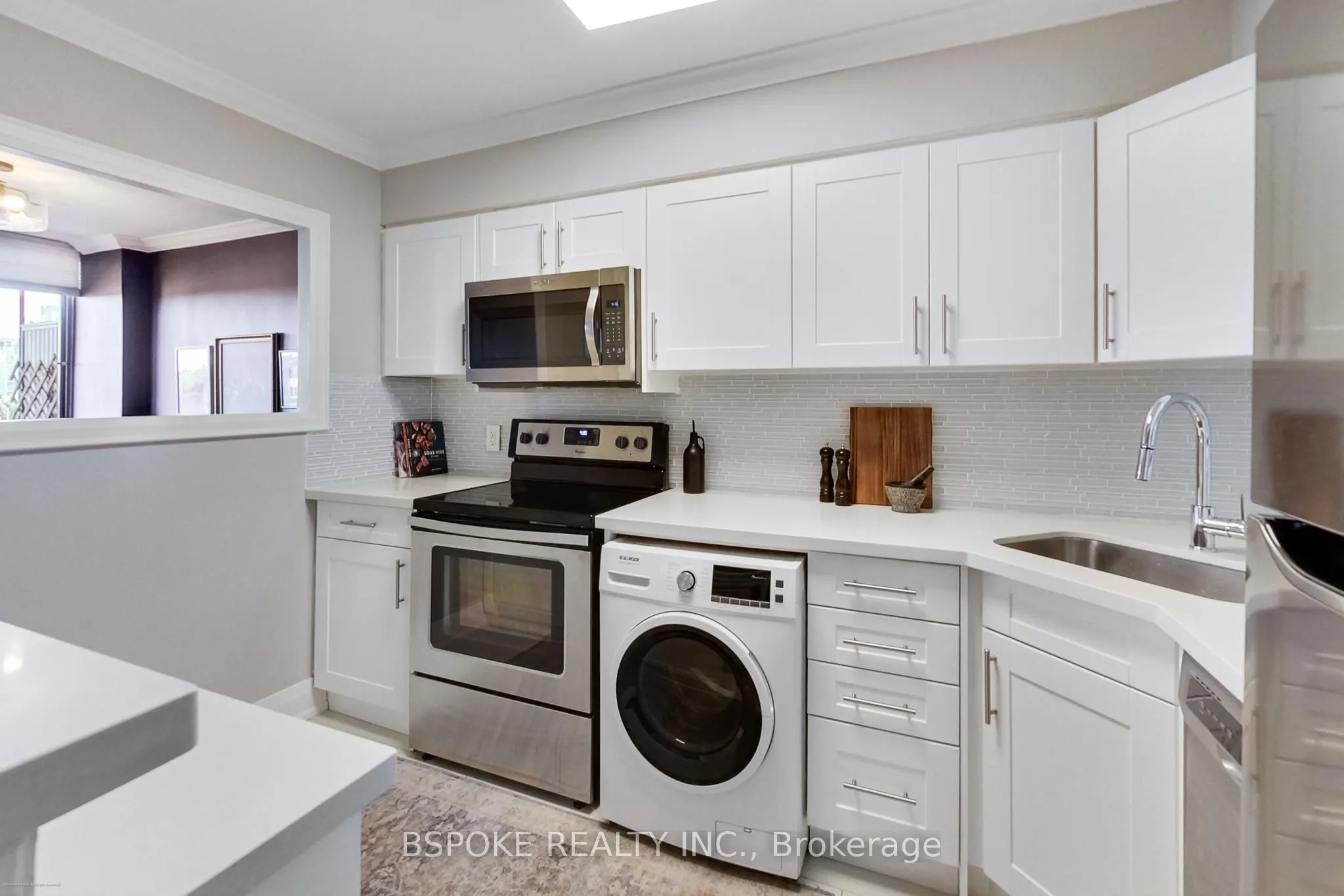 5949 Yonge Street, #601