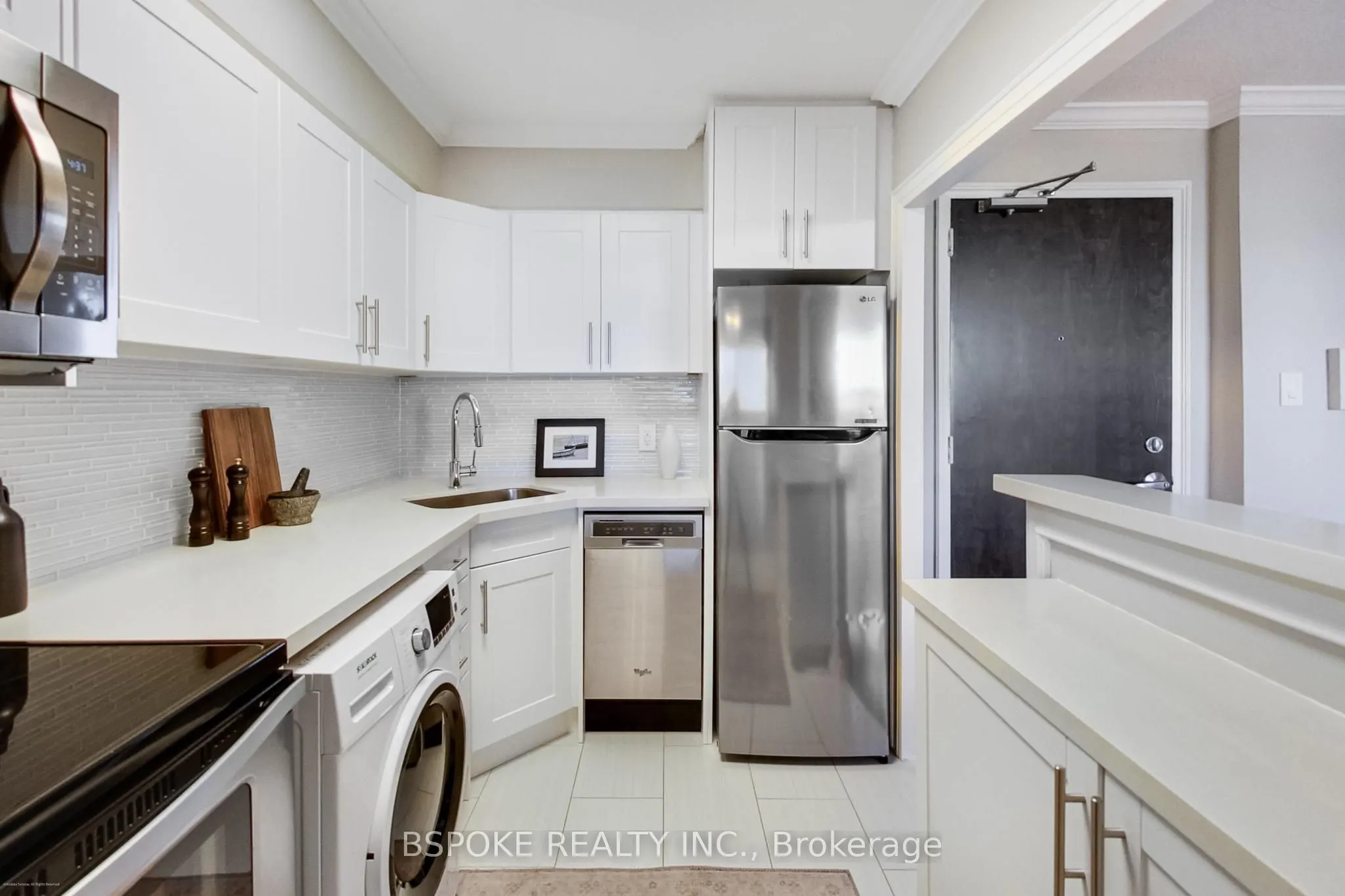 5949 Yonge Street, #601