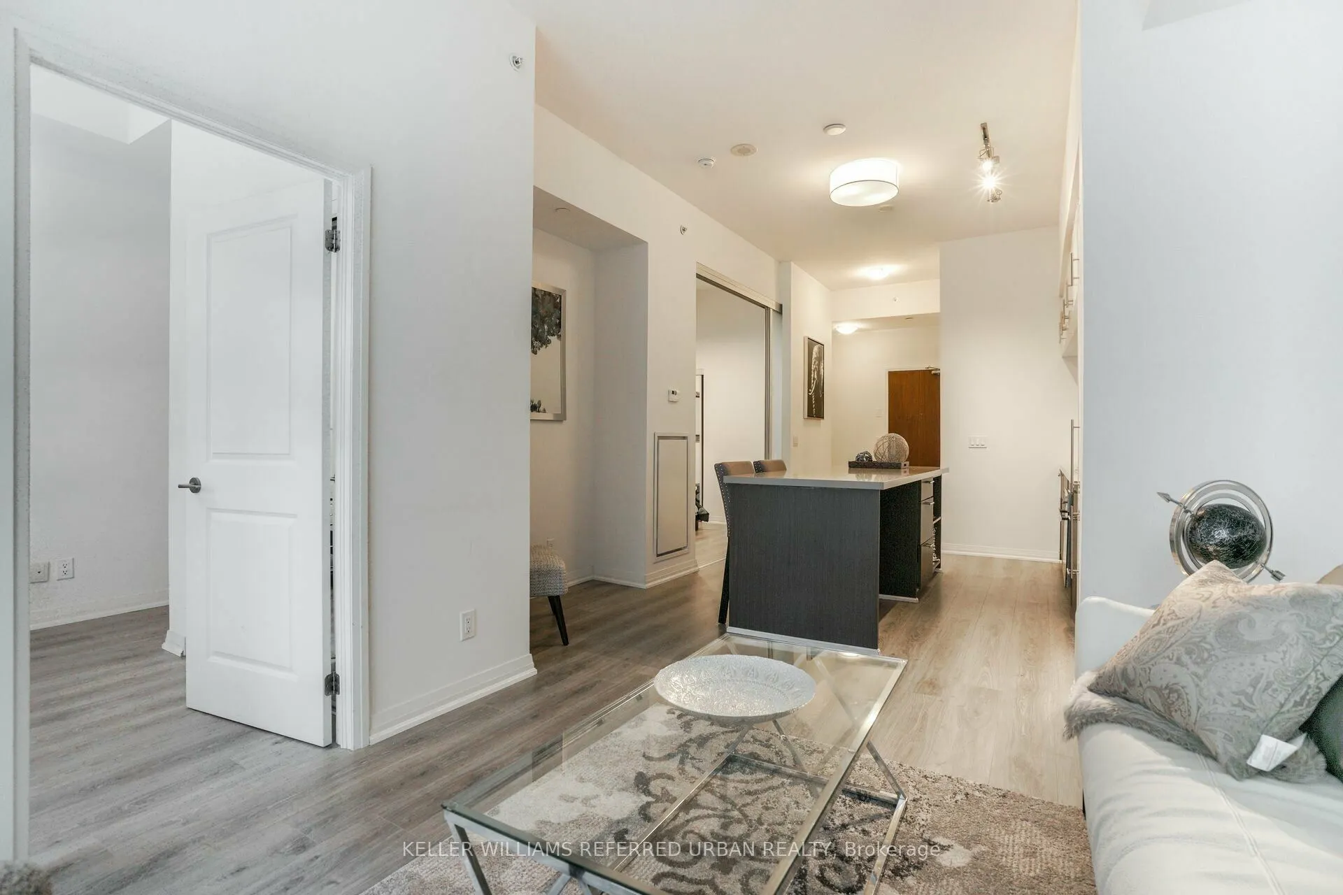 8 Mercer Street, #212
