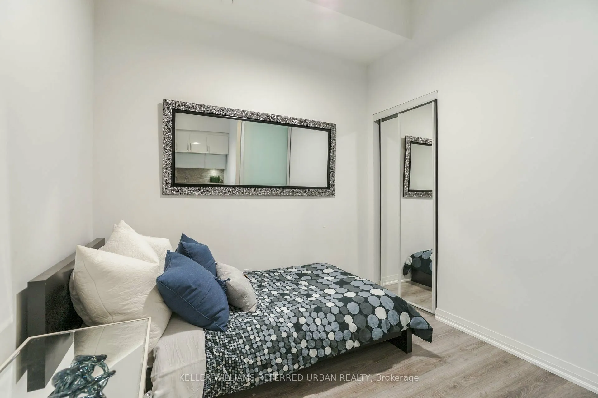 8 Mercer Street, #212