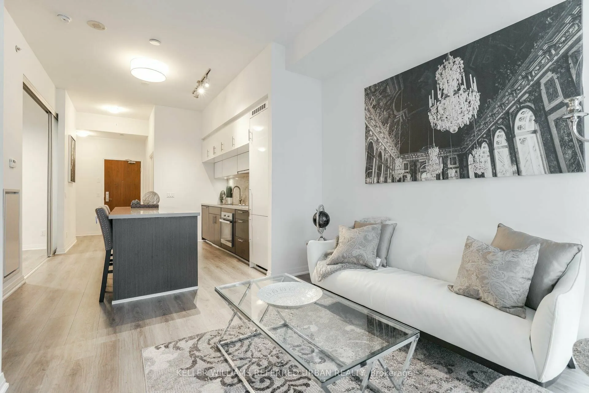 8 Mercer Street, #212