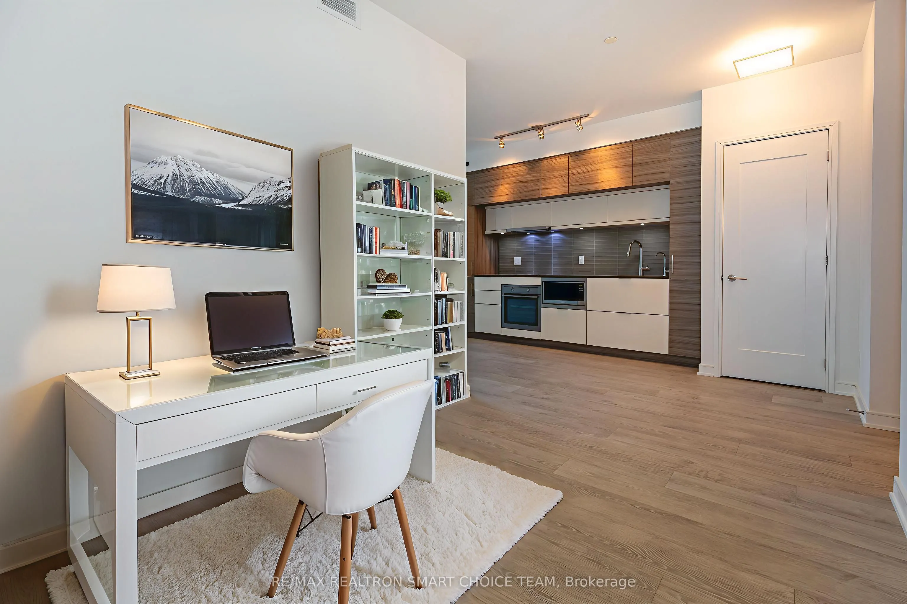 88 Scott Street, #704