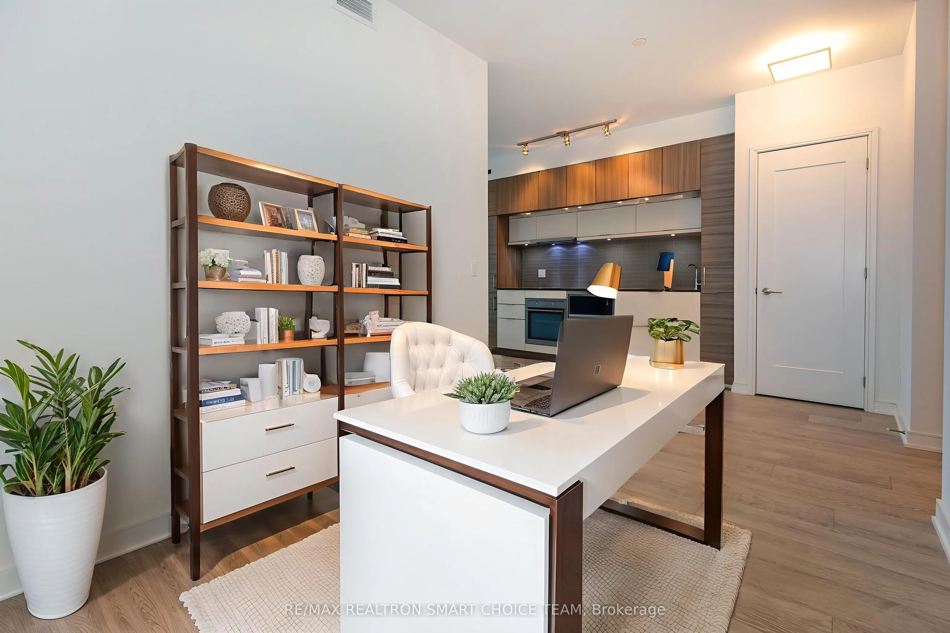 88 Scott Street, #704