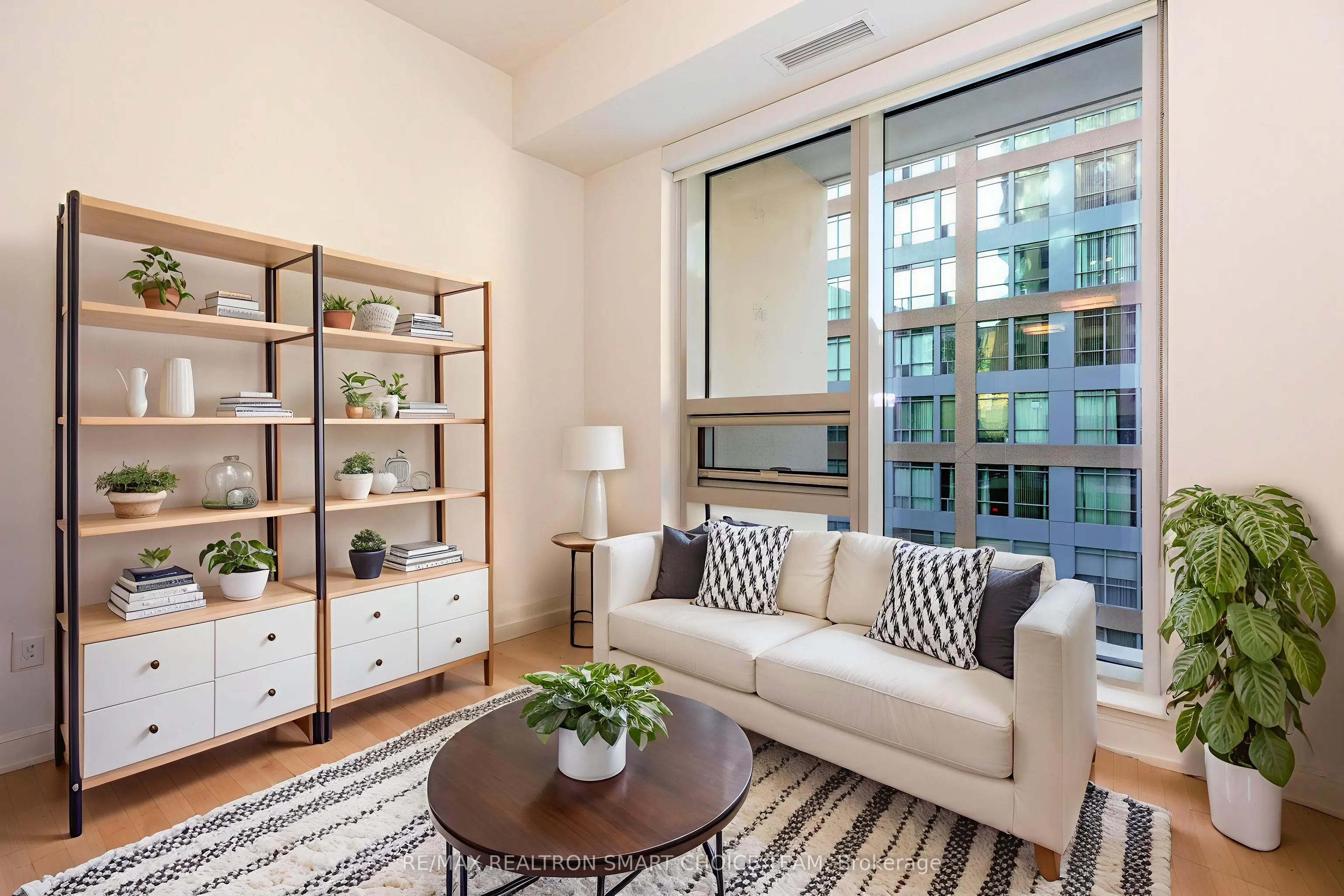 88 Scott Street, #704