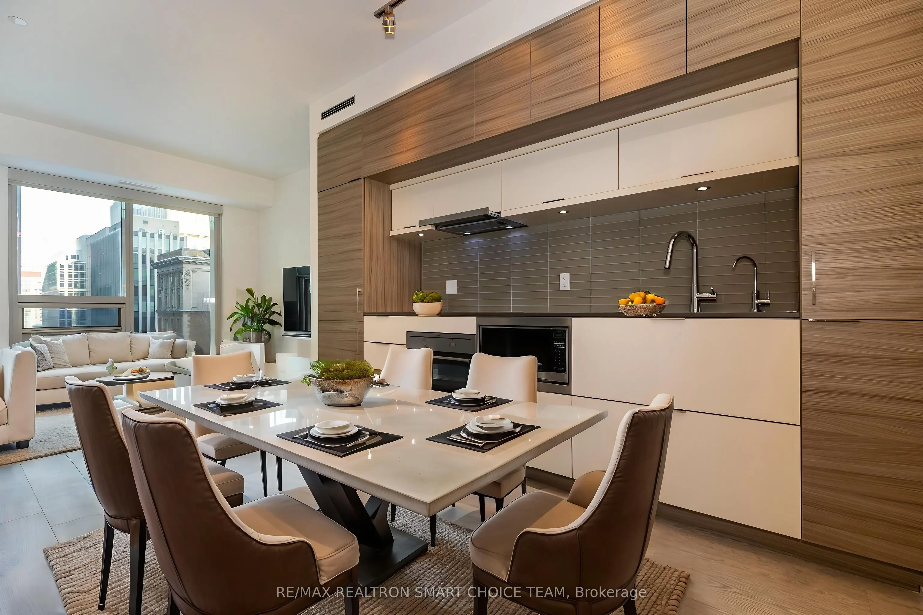 88 Scott Street, #704