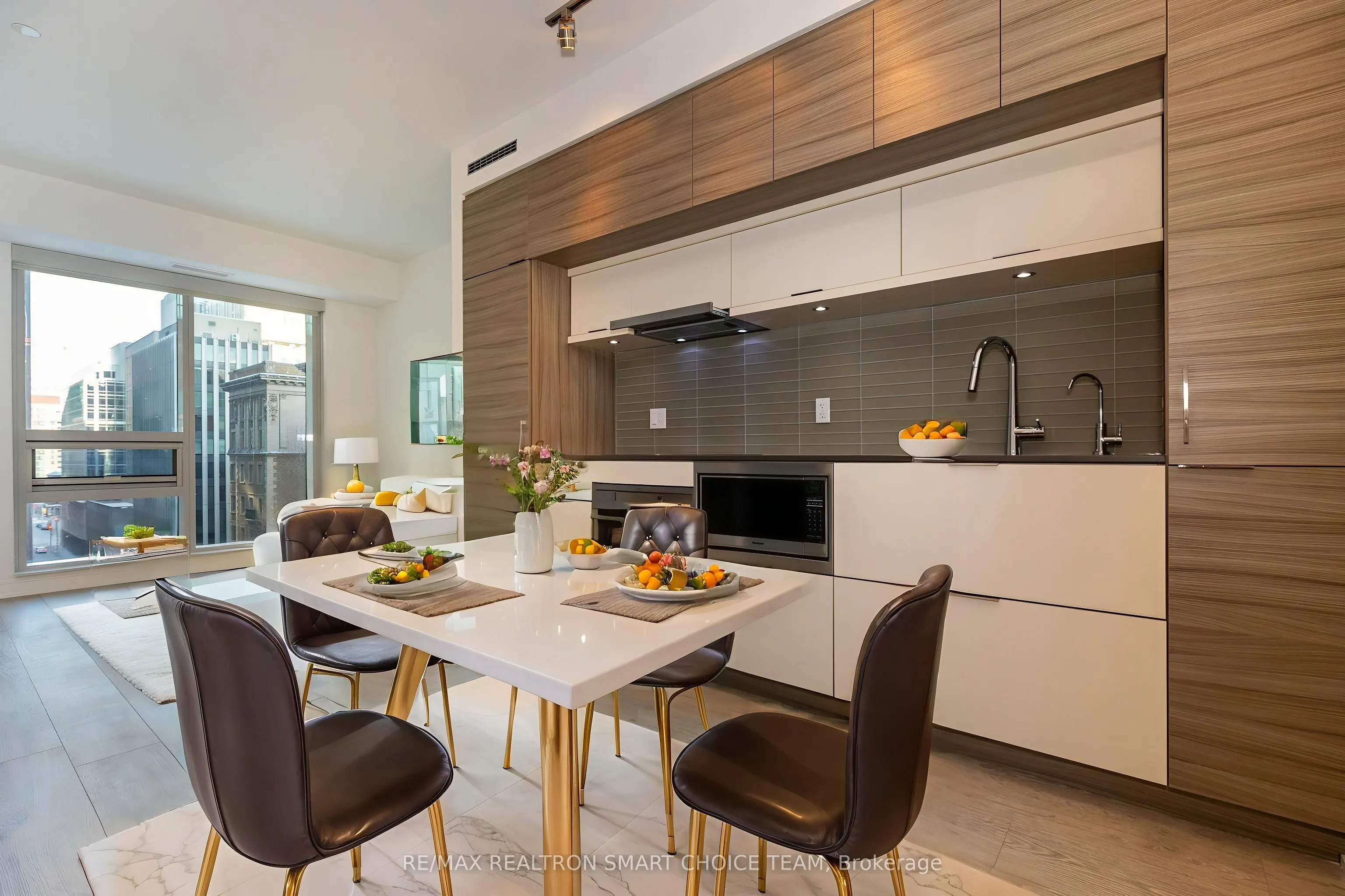 88 Scott Street, #704