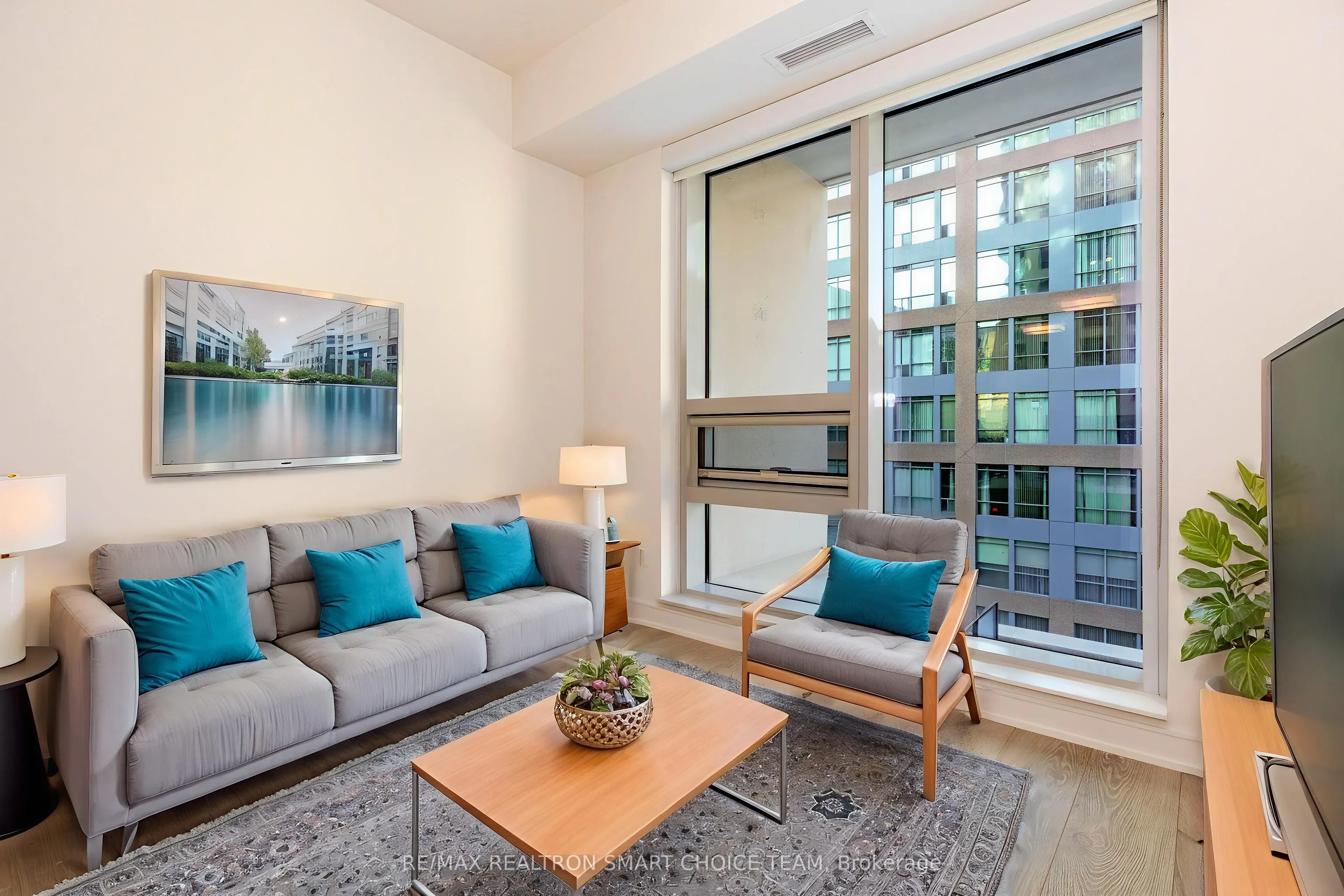 88 Scott Street, #704