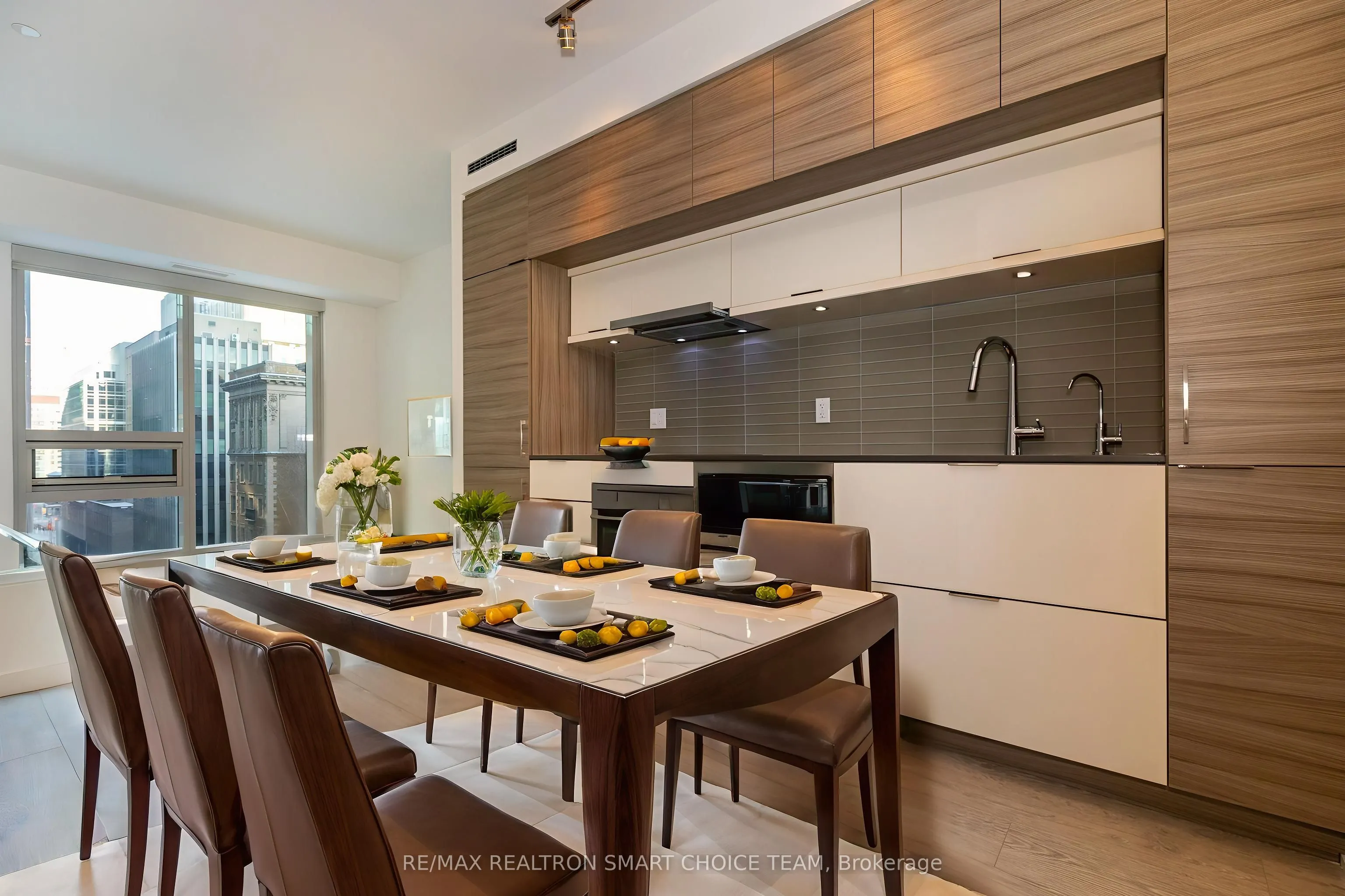 88 Scott Street, #704