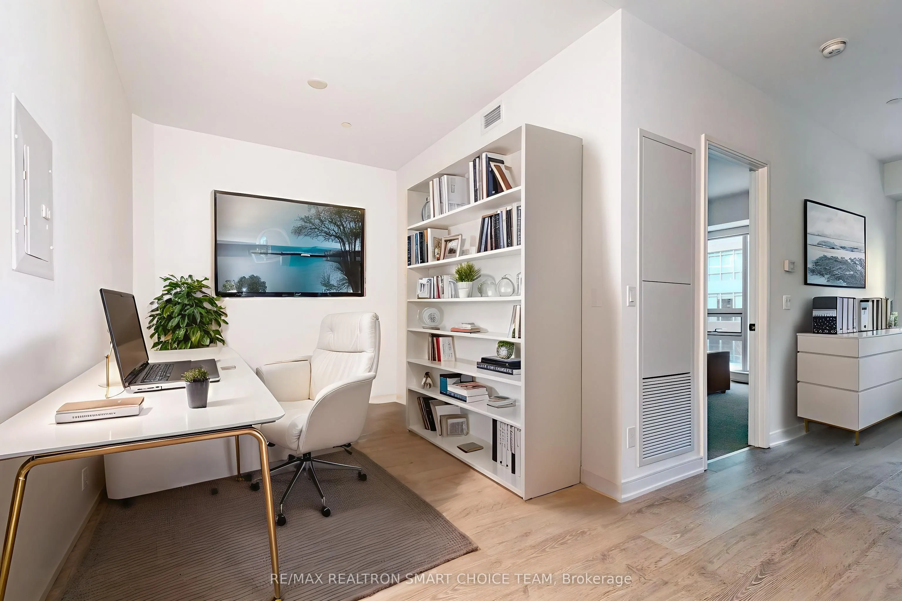 88 Scott Street, #704