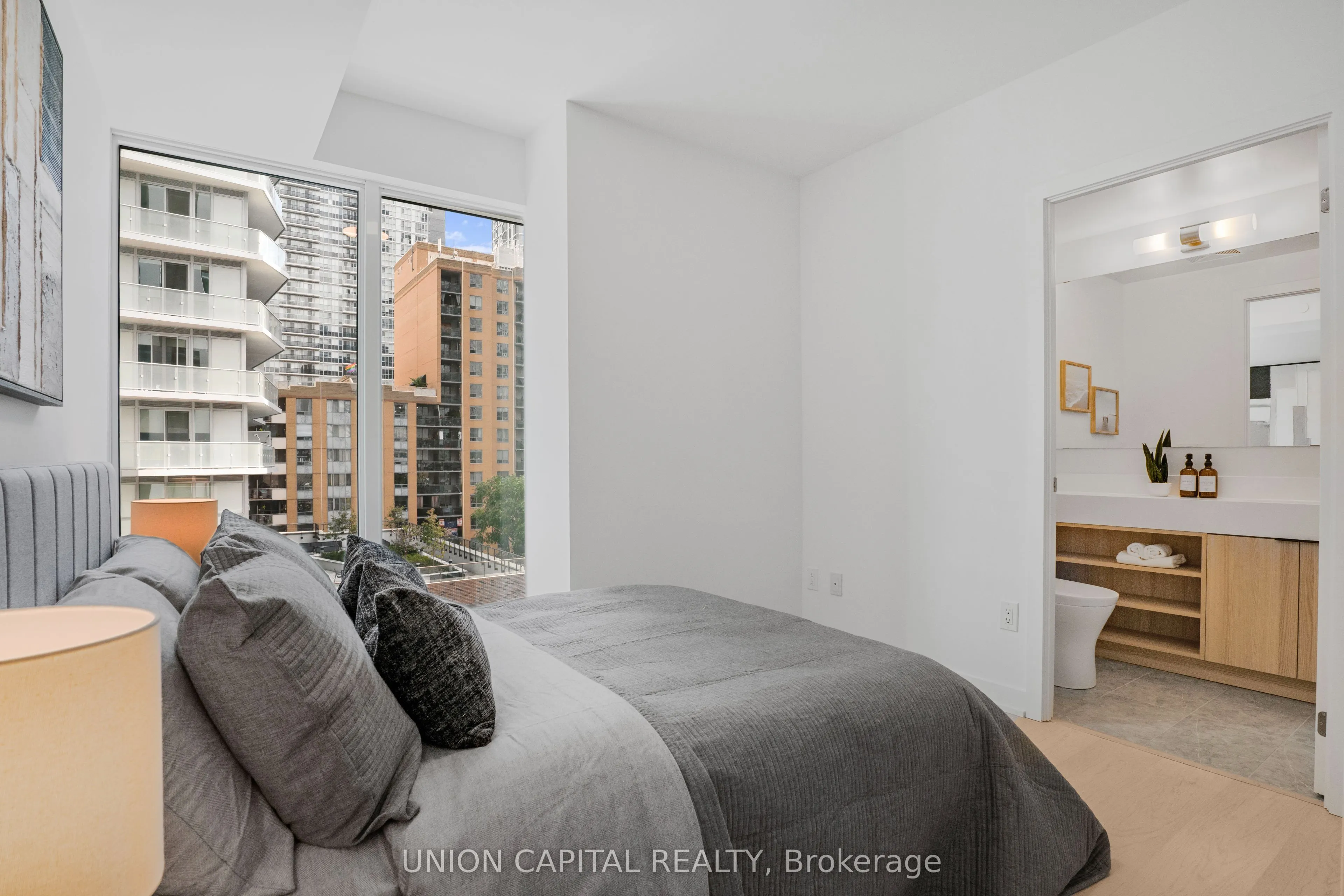 252 Church Street, #711