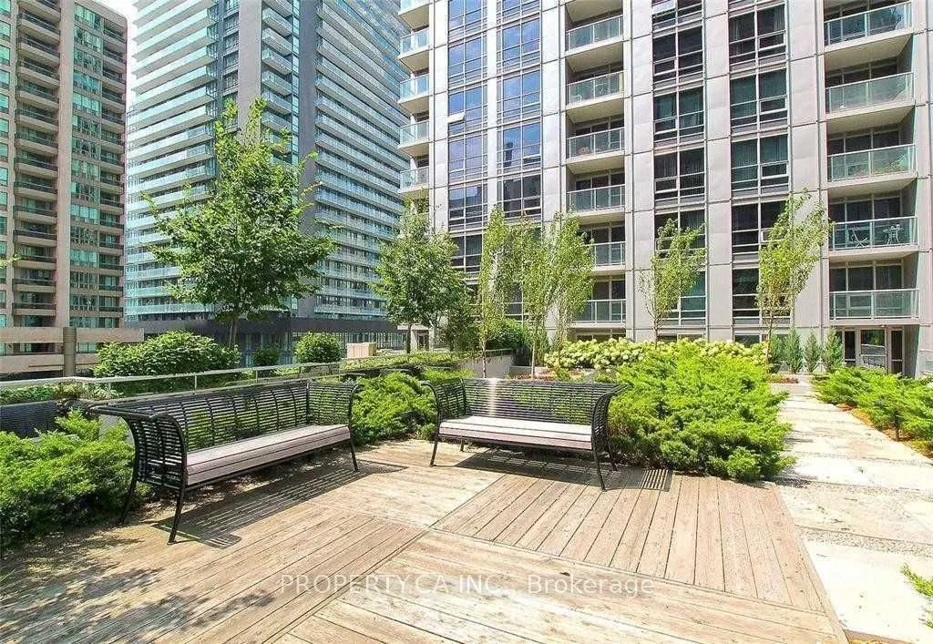 763 Bay Street, #Ph05