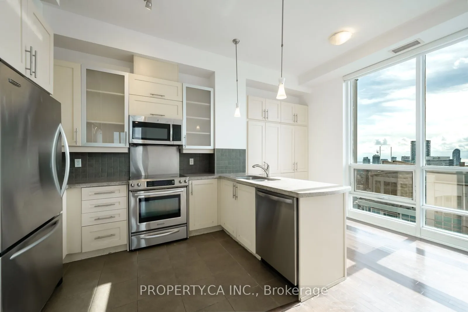 763 Bay Street, #Ph05