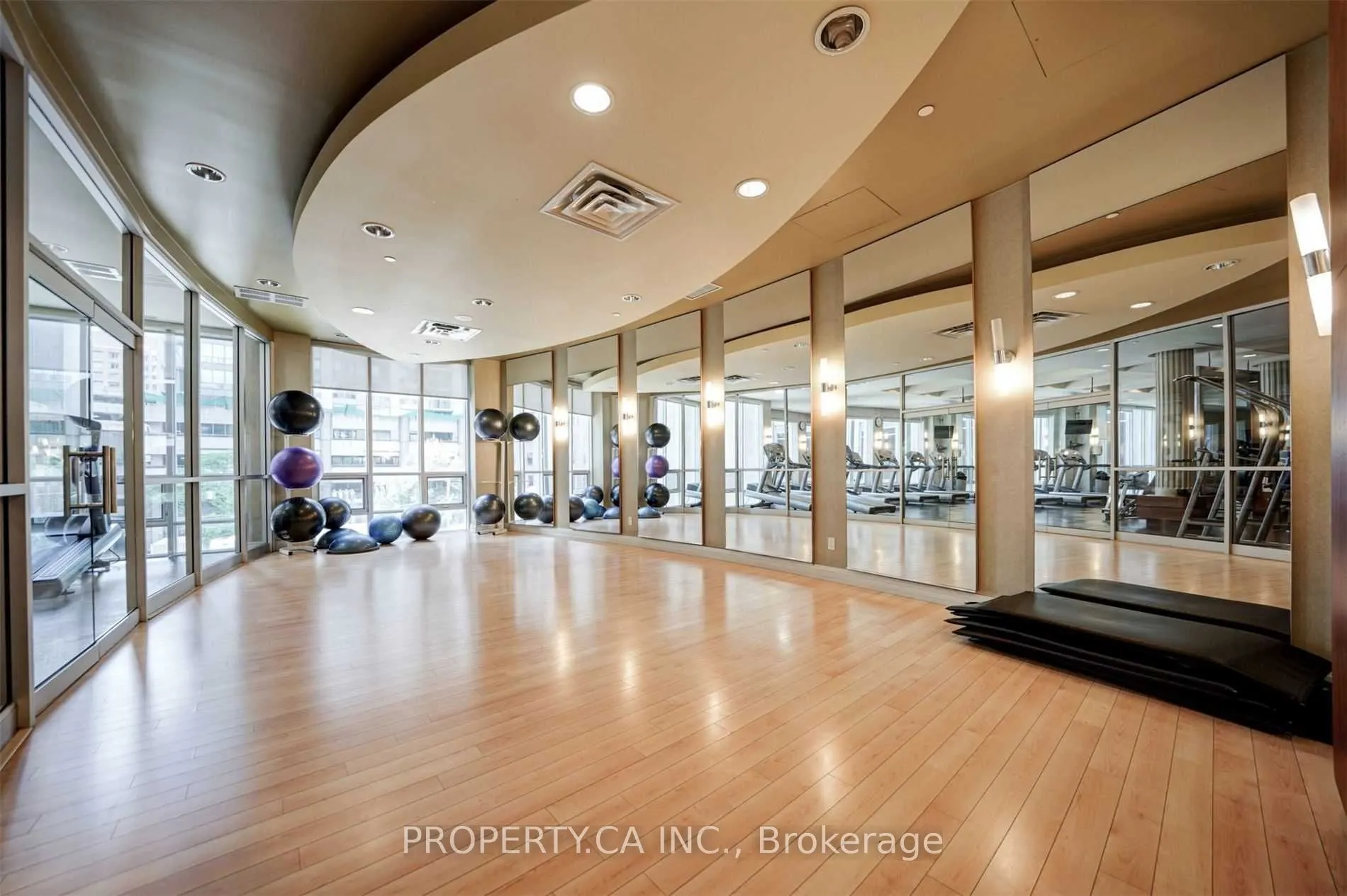 763 Bay Street, #Ph05