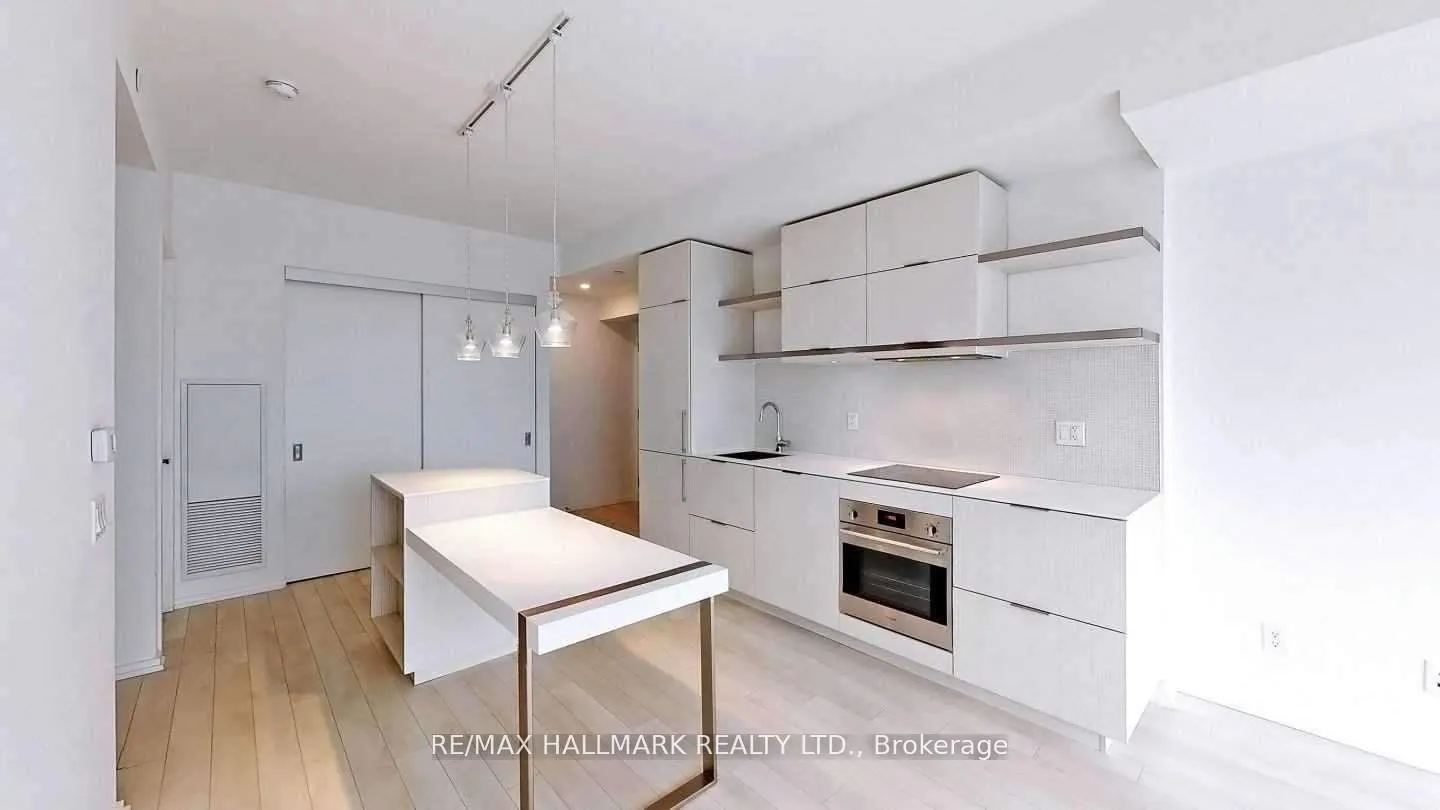 197 Yonge Street, #3114