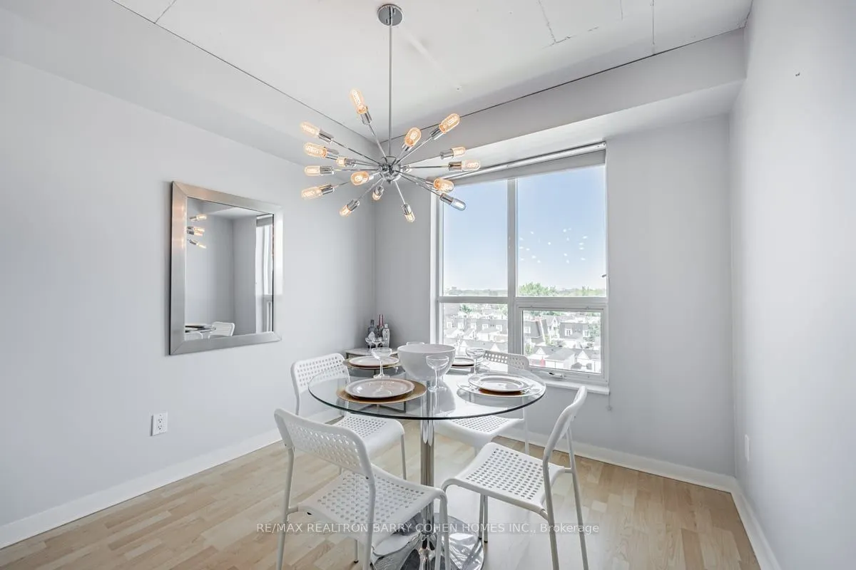 800 King Street W, #PH 803