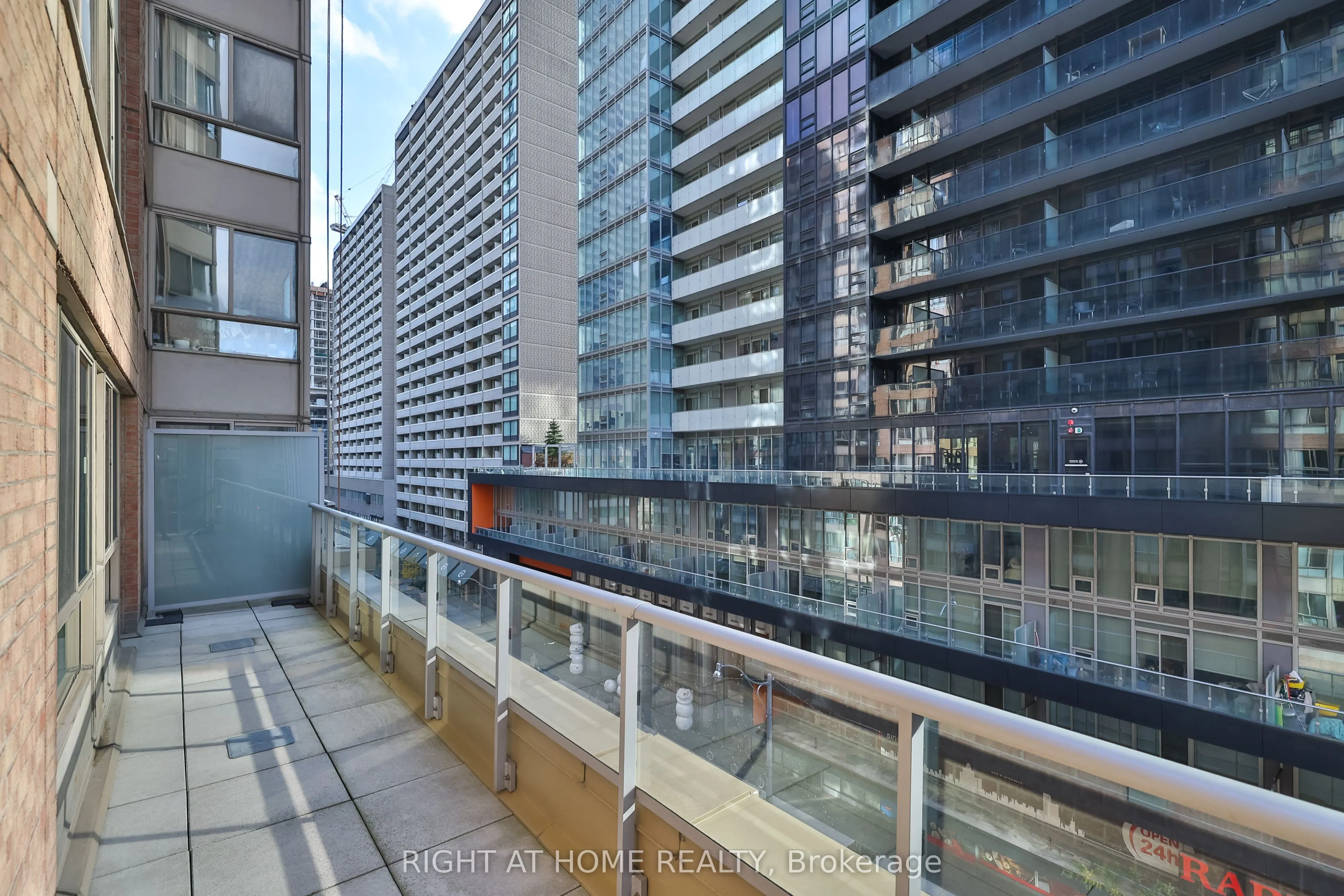 711 Bay Street S, #615