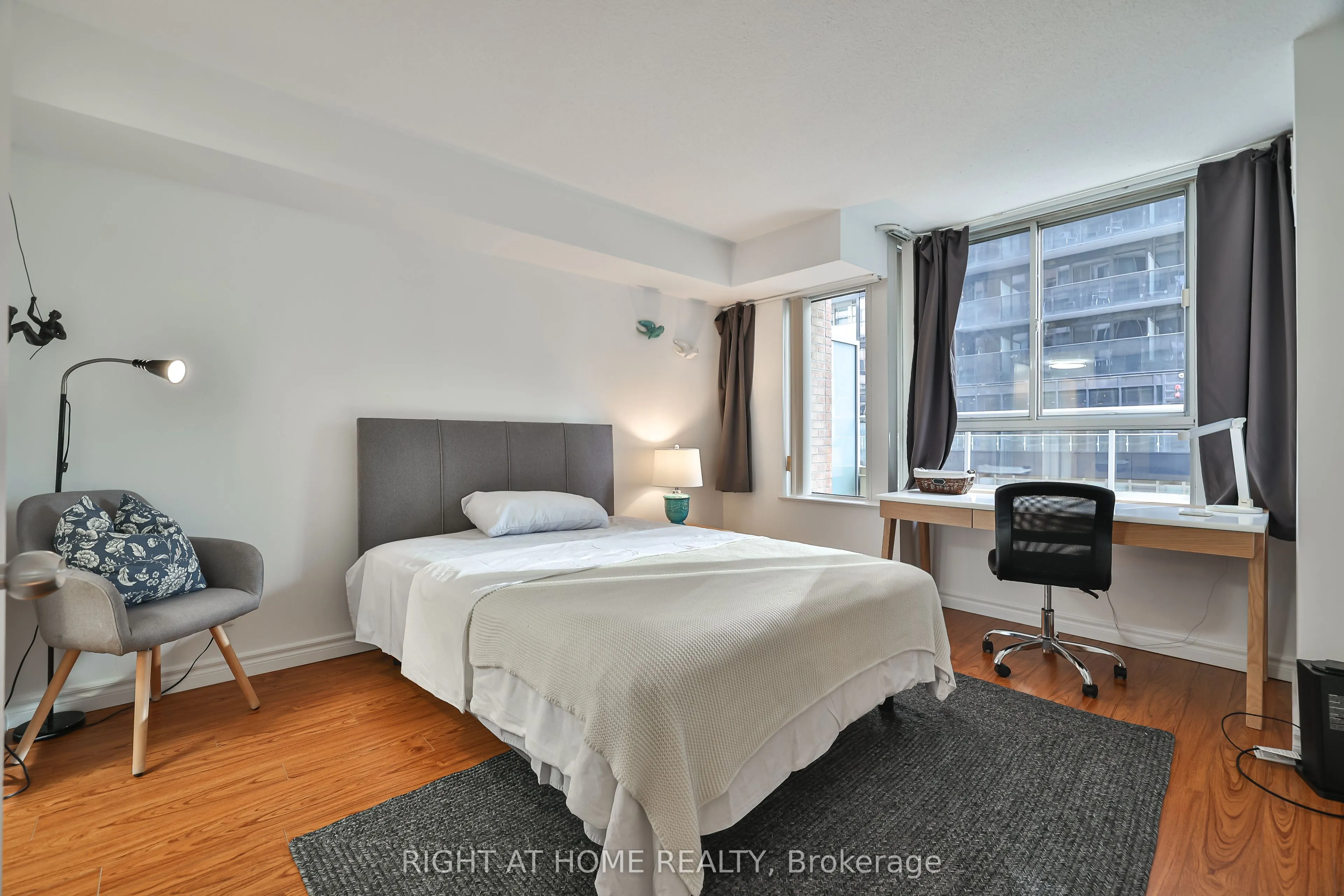 711 Bay Street S, #615