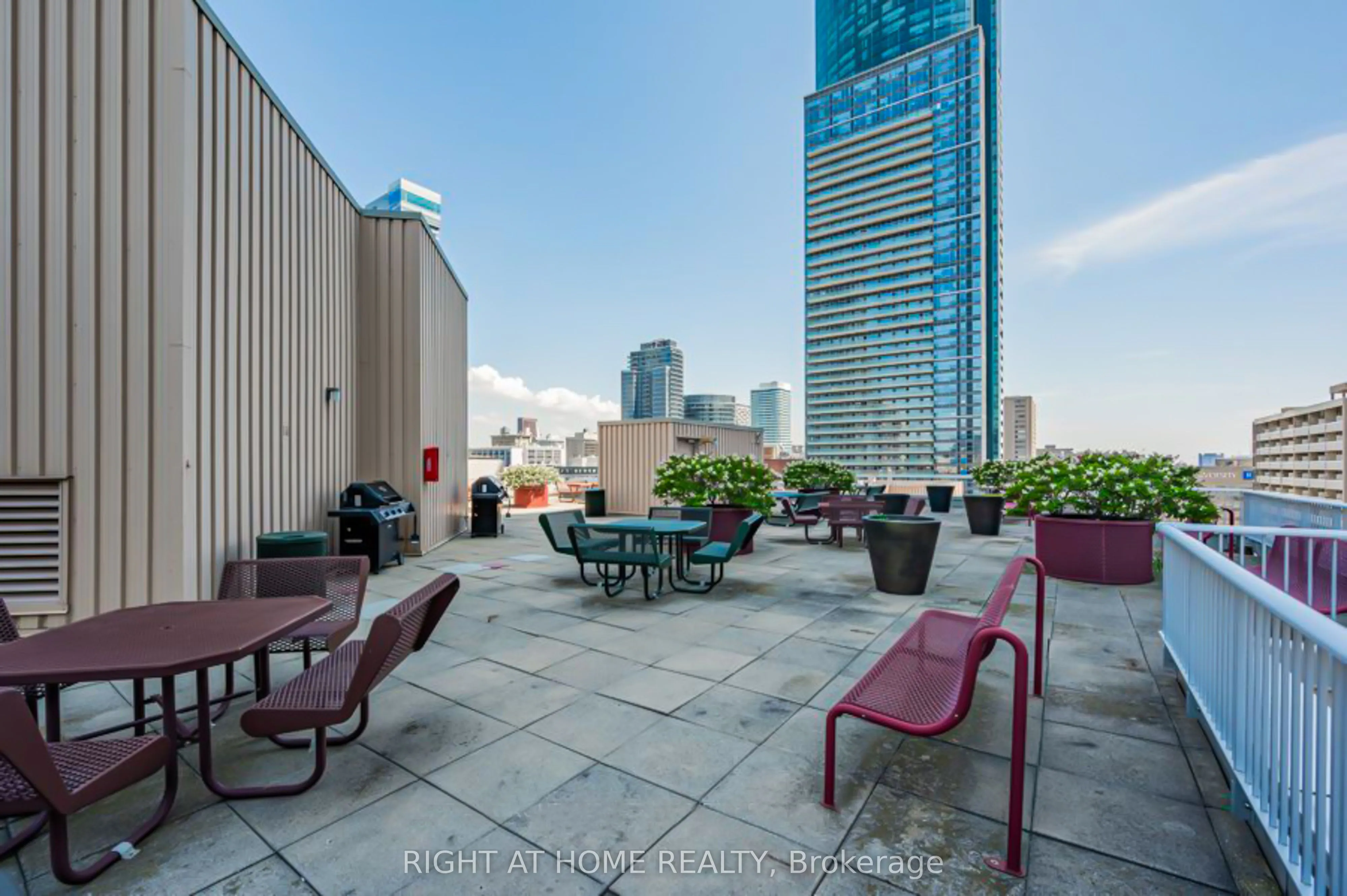 711 Bay Street S, #615