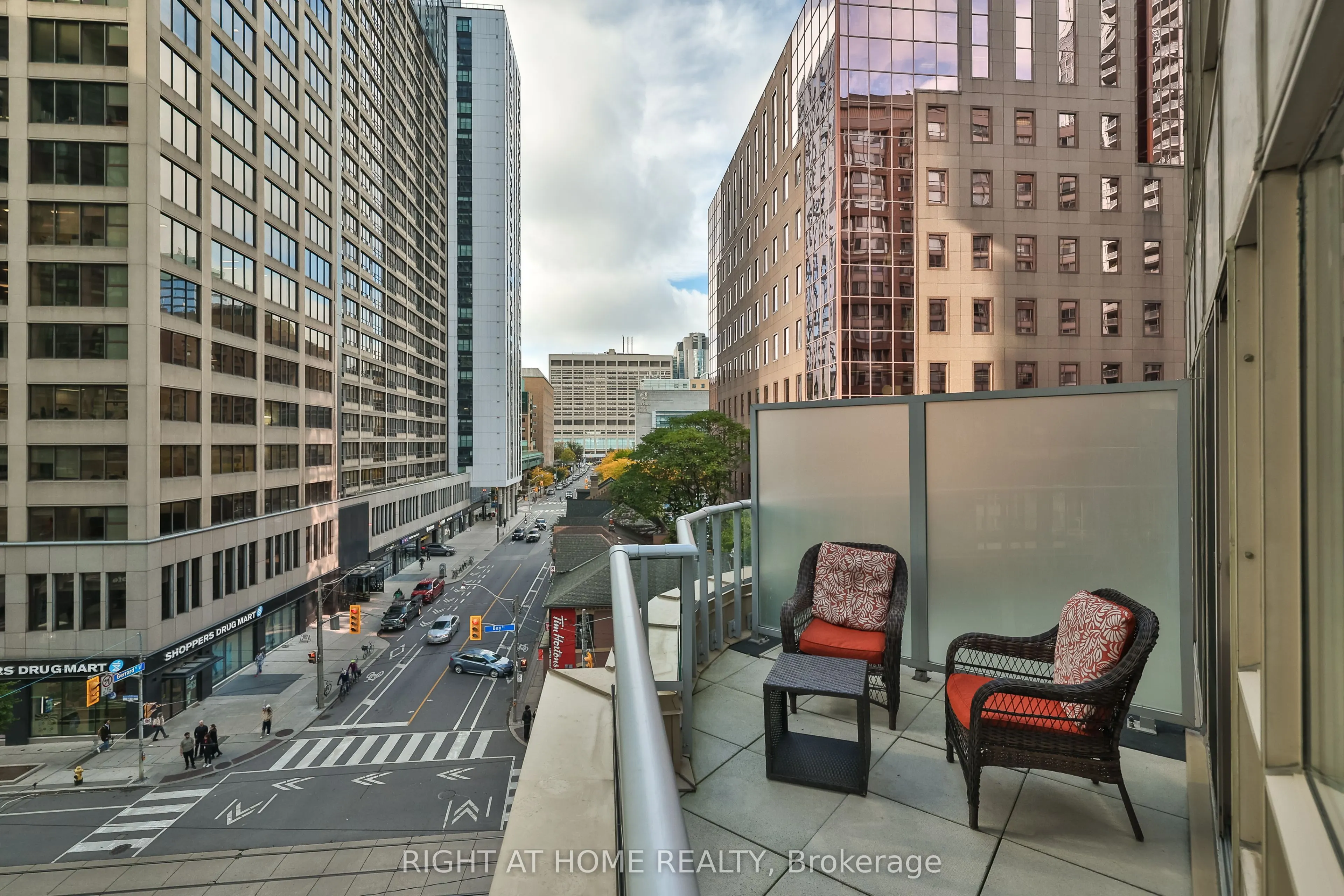 711 Bay Street S, #615