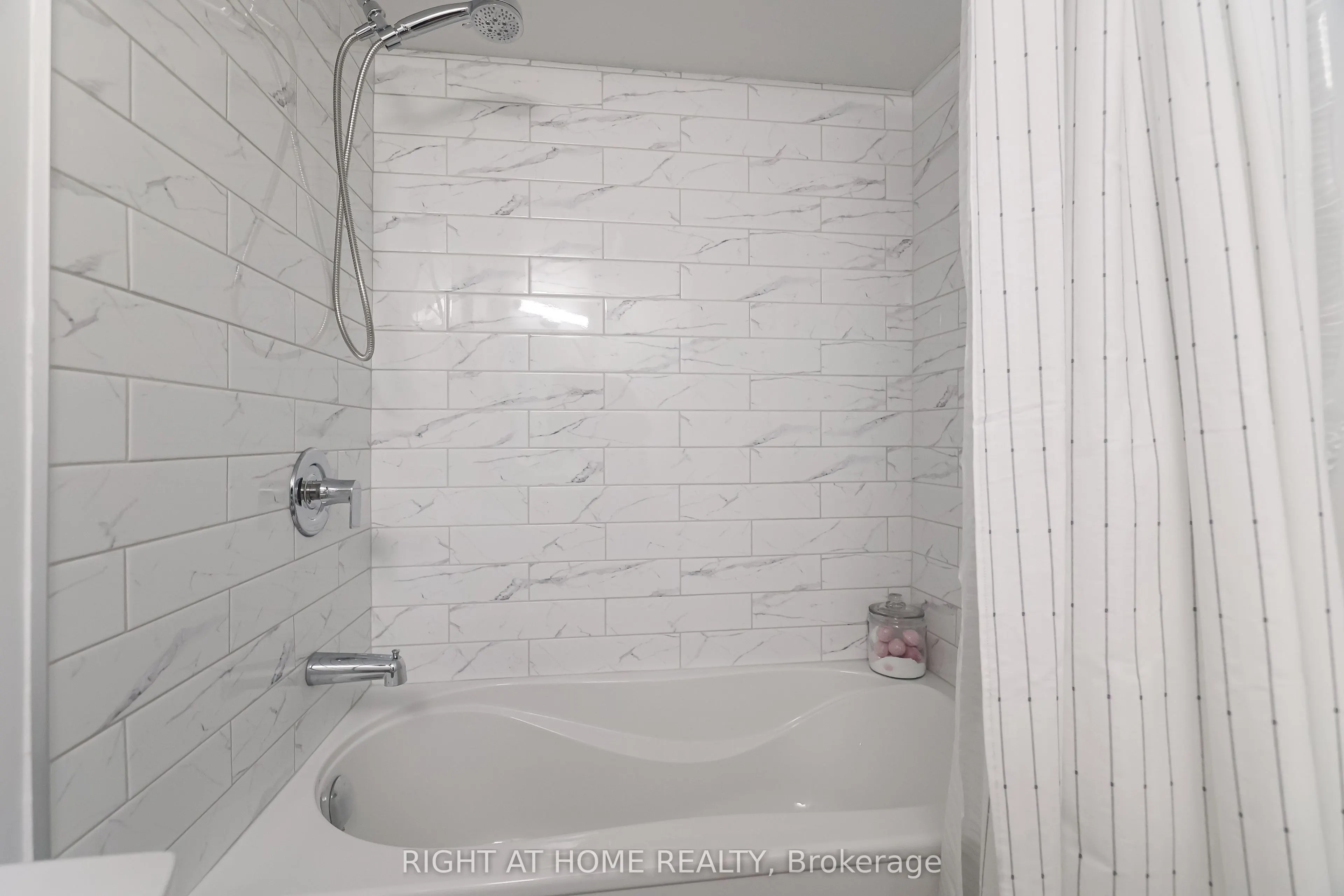711 Bay Street S, #615