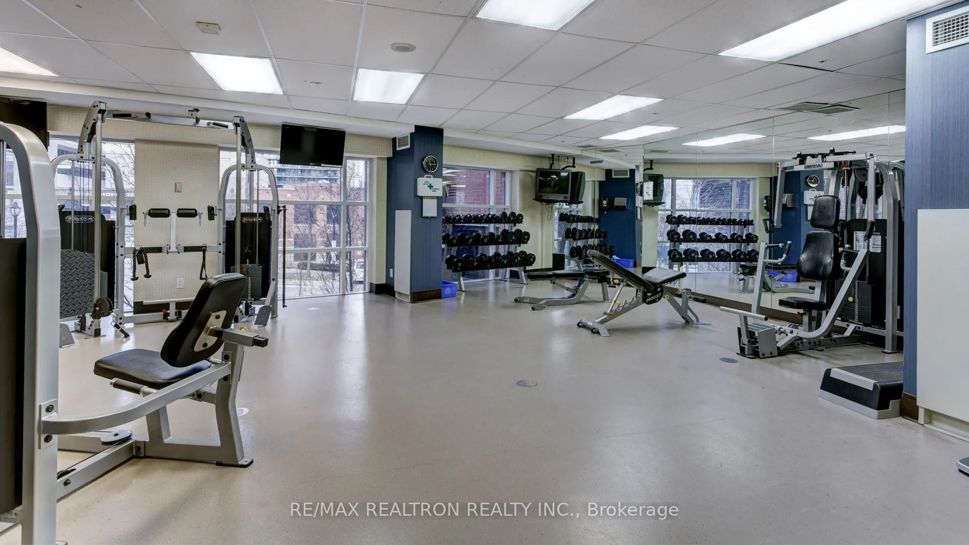 23 Sheppard Avenue E, #1505
