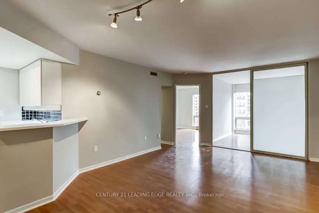 1001 Bay Street, #811