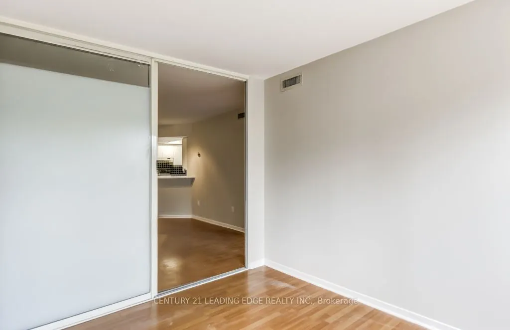 1001 Bay Street, #811